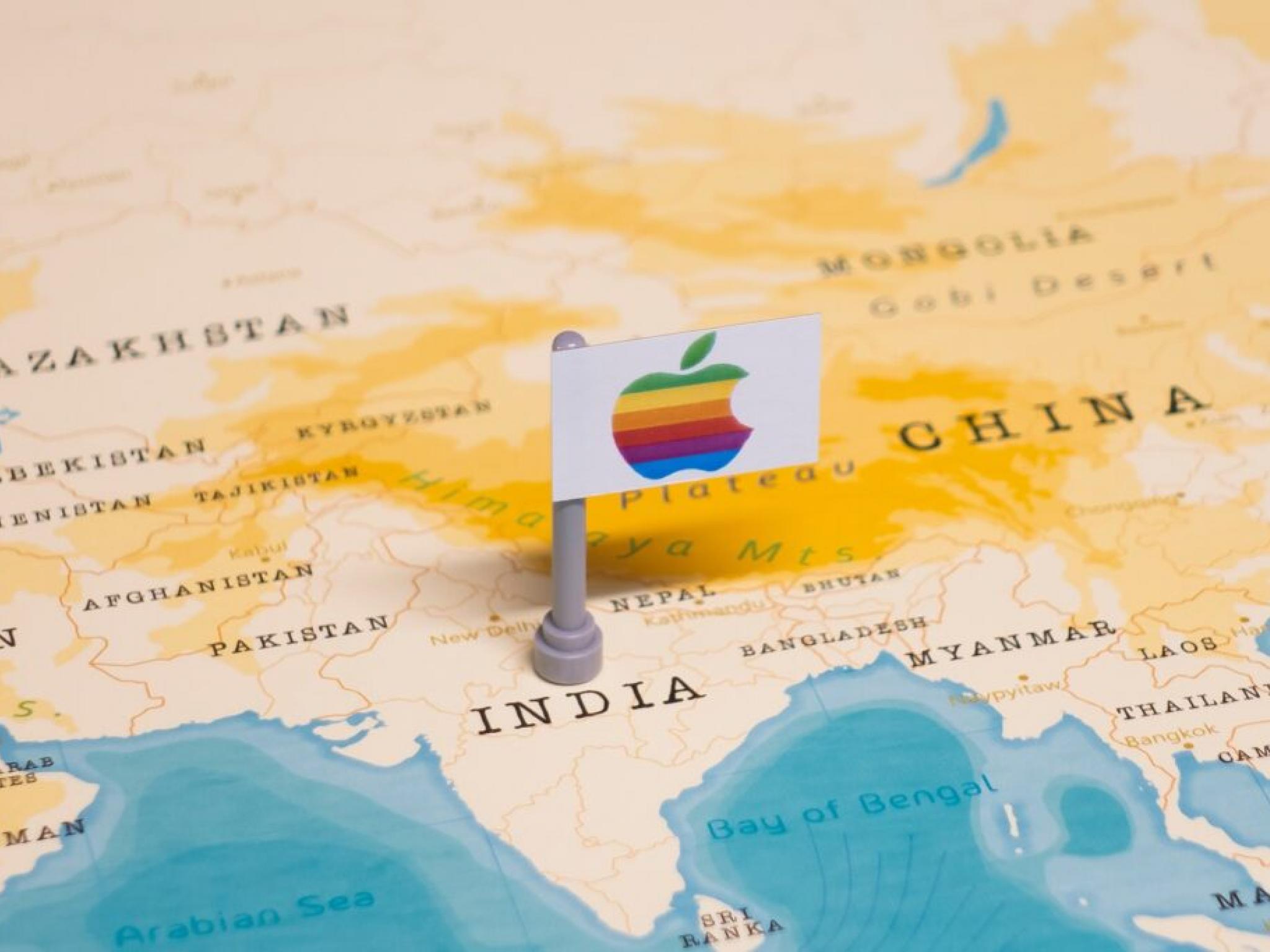  no-change-in-apples-production-plans-says-india-despite-trumps-little-problem-with-ceo-tim-cook-report 