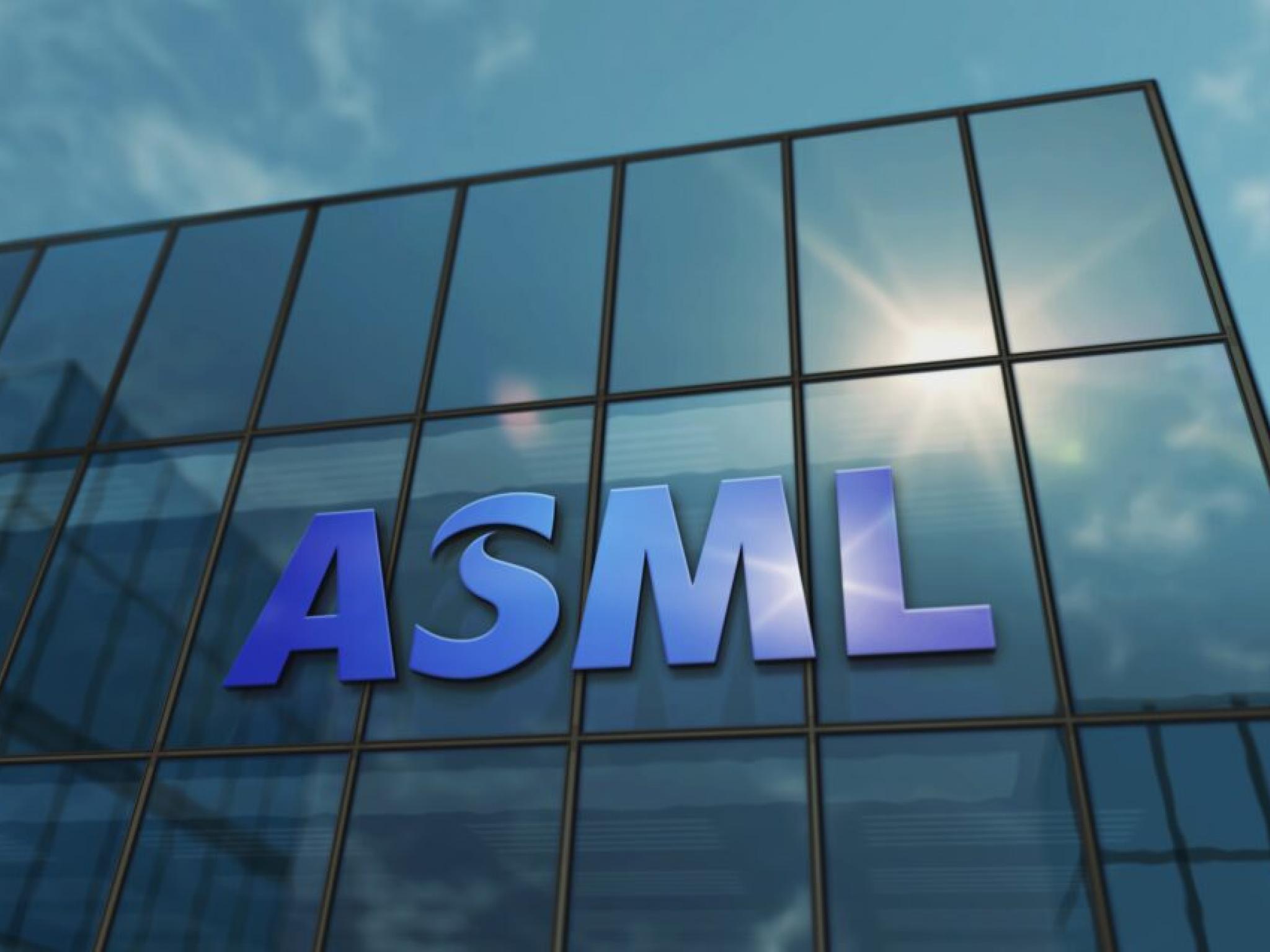 엔비디아 공급사 ASML, 중국 수출규제·트럼프 관세 우려에 시가총액 1,300억달러 증발