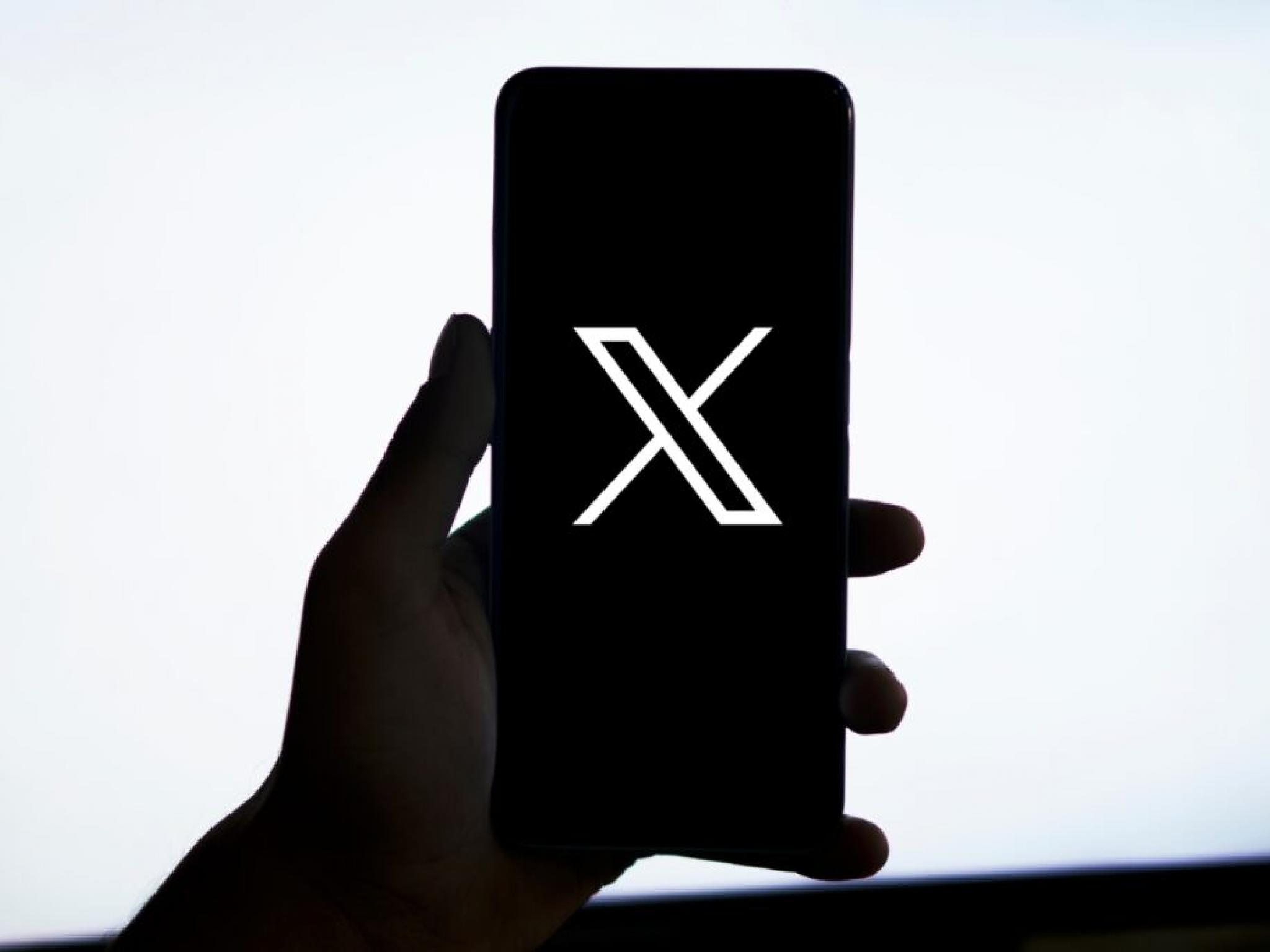 일론 머스크의 X, `모든 것을 담는 앱` 비전의 일환으로 실물 직불카드 출시 예정