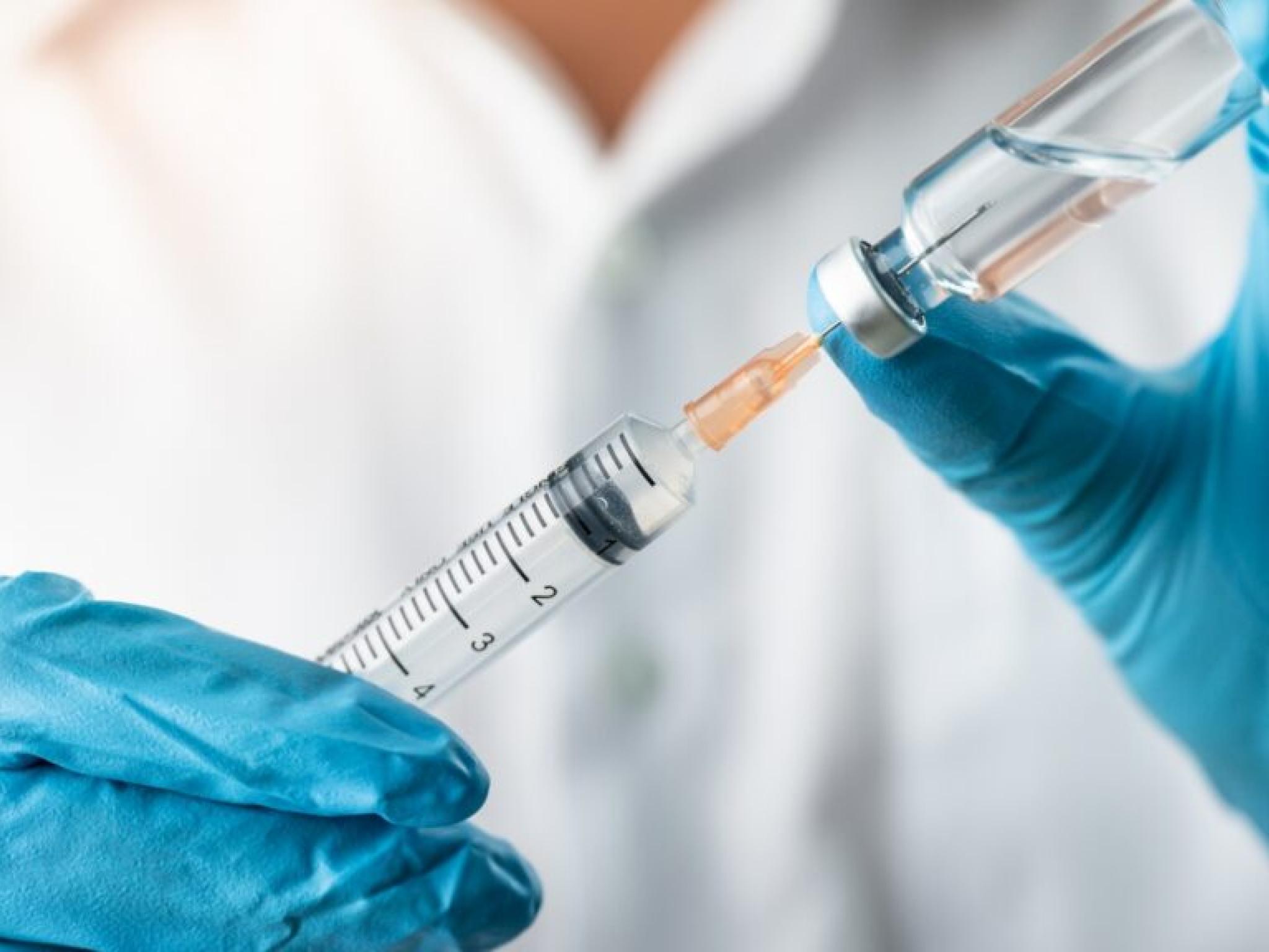 FDA 백신 책임자, 과학자들 권고 무시하고 코로나19 백신 승인 제한...RFK 주니어 영향력 뚜렷