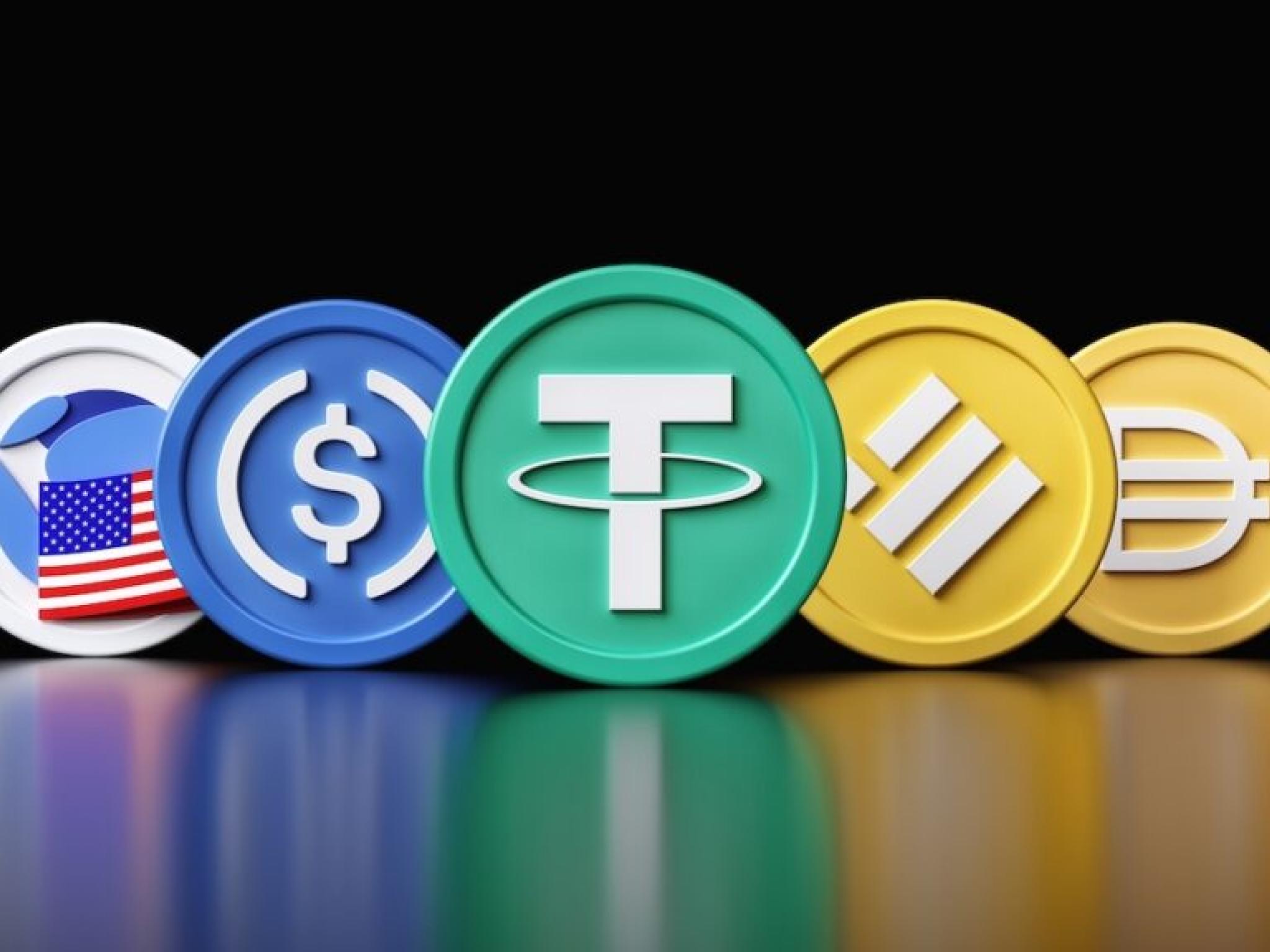 트럼프 가문 연계 스테이블코인 USD1, 비트루 거래소 상장...정치적 논란 예상