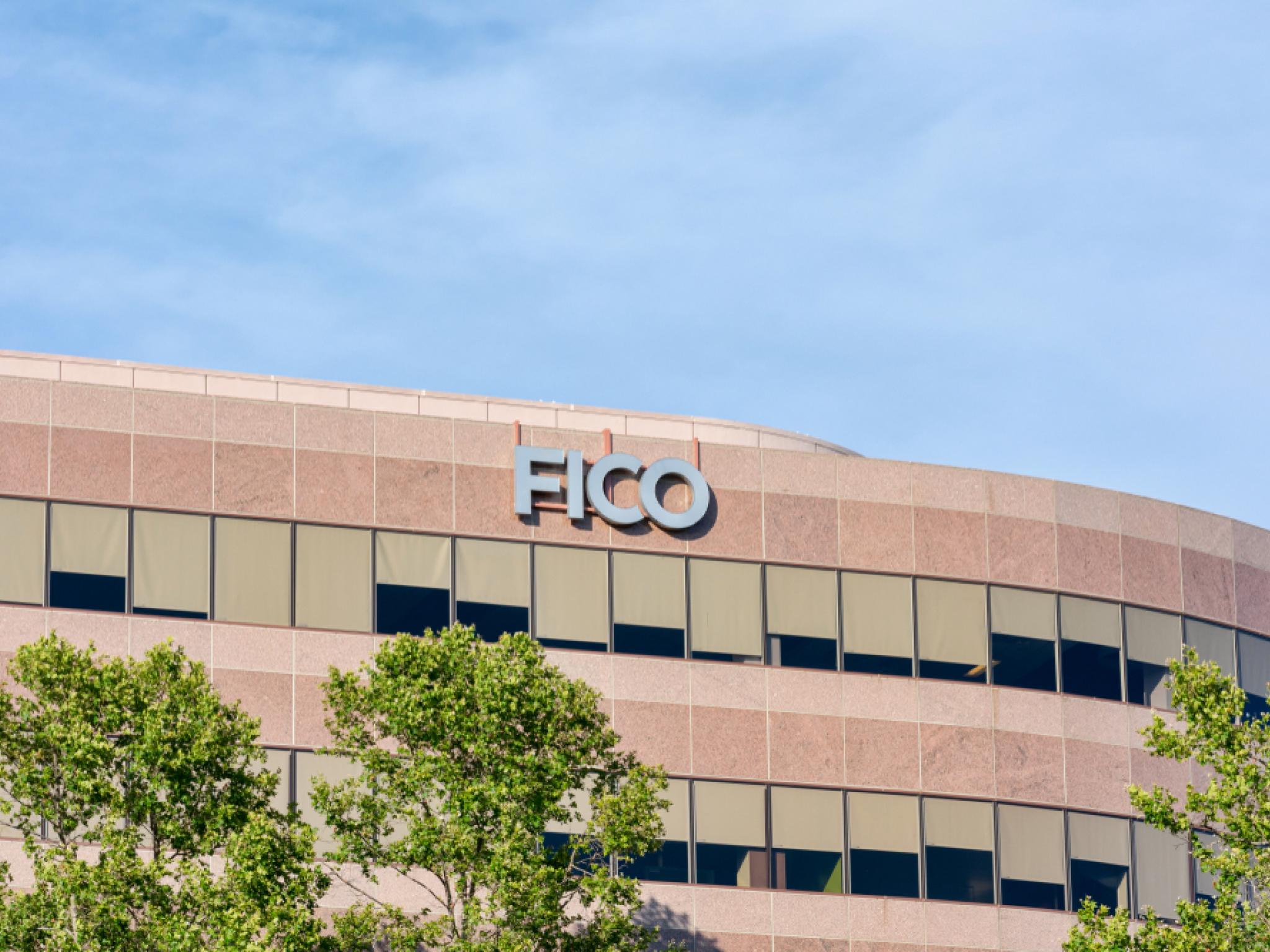 페어 아이작 FICO 스코어, 밴티지스코어에 시장점유율 뺏길 것인가
