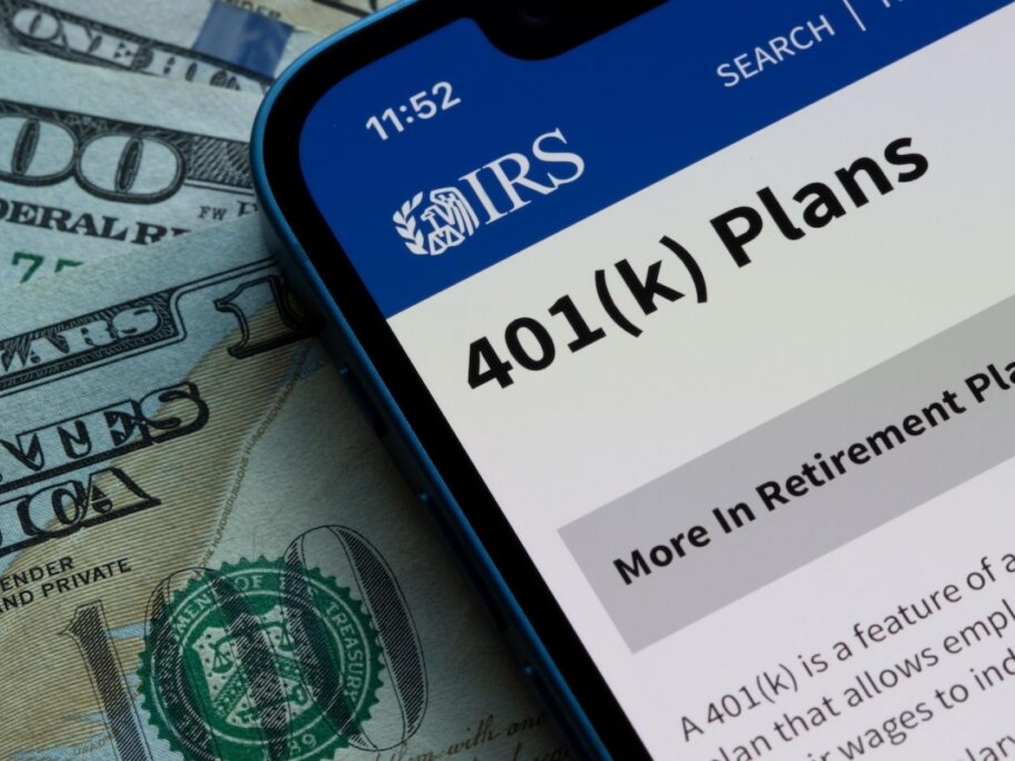 트럼프, 401(k) 퇴직연금에 암호화폐 편입 행정명령 추진...8.7조달러 시장 개방 임박
