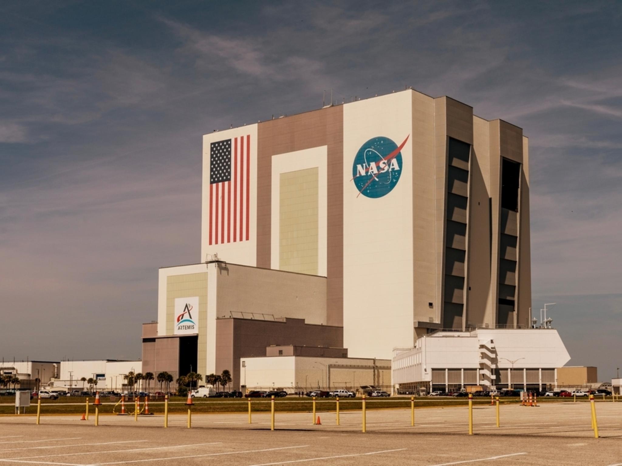 NASA, 4천명 감원 추진...인력 20% 감축 계획