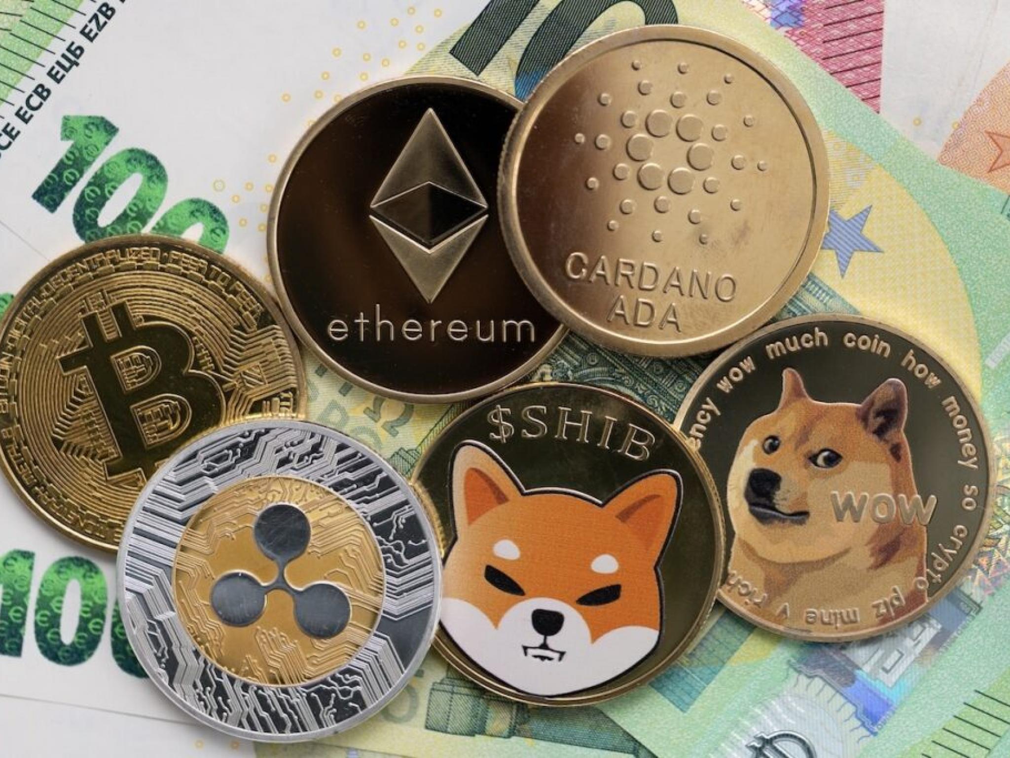 러시아 제재 결정 앞두고 비트코인·이더리움·XRP·도지코인 횡보세