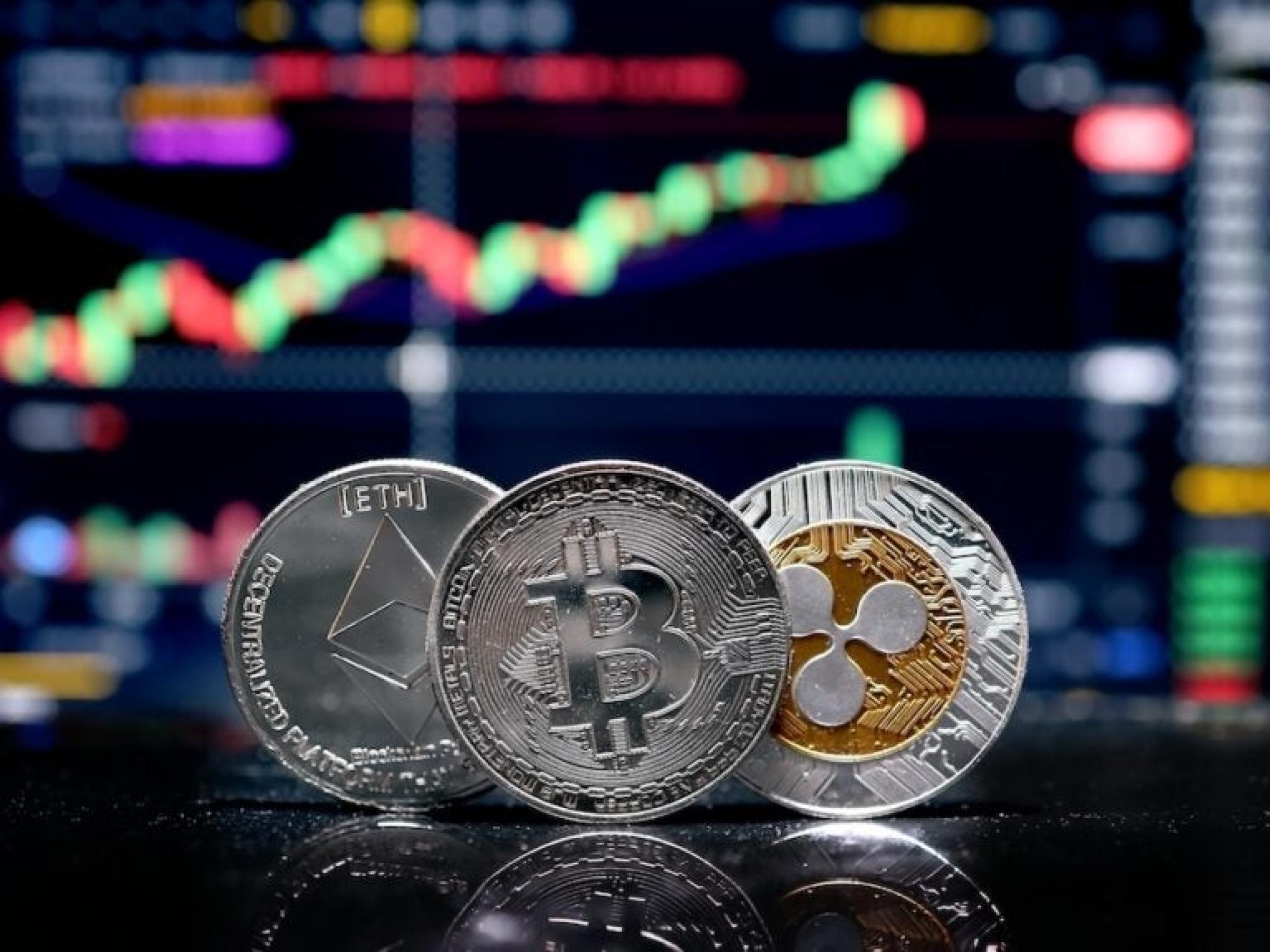 파월 금리인하 시사에 비트코인 11만6000달러·이더리움 4600달러·XRP 3달러 돌파