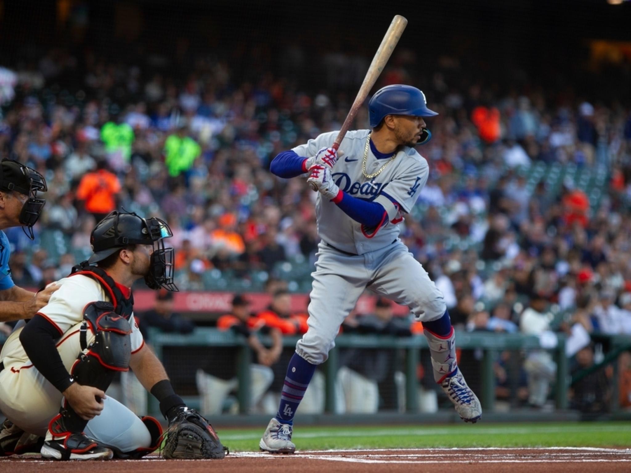 MLB 중계권 놓고 NBCUniversal·넷플릭스·ESPN 3파전... 수익 확대 노려