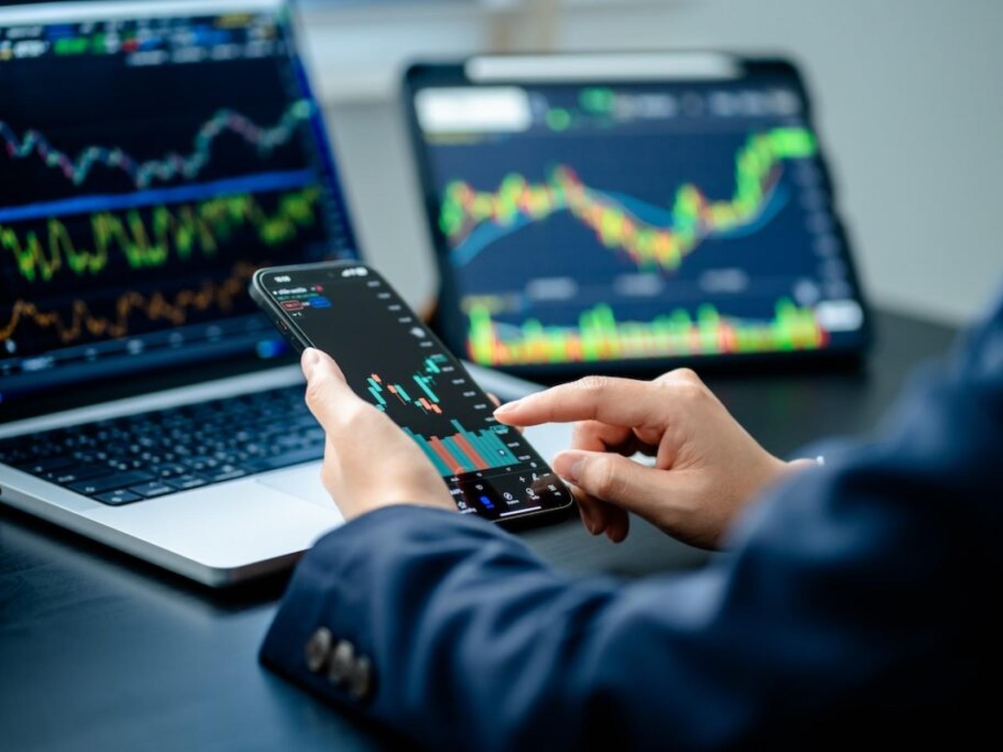 코스트코·오라클·IBM 등 5개 종목, 투자자 관심 집중...주가는