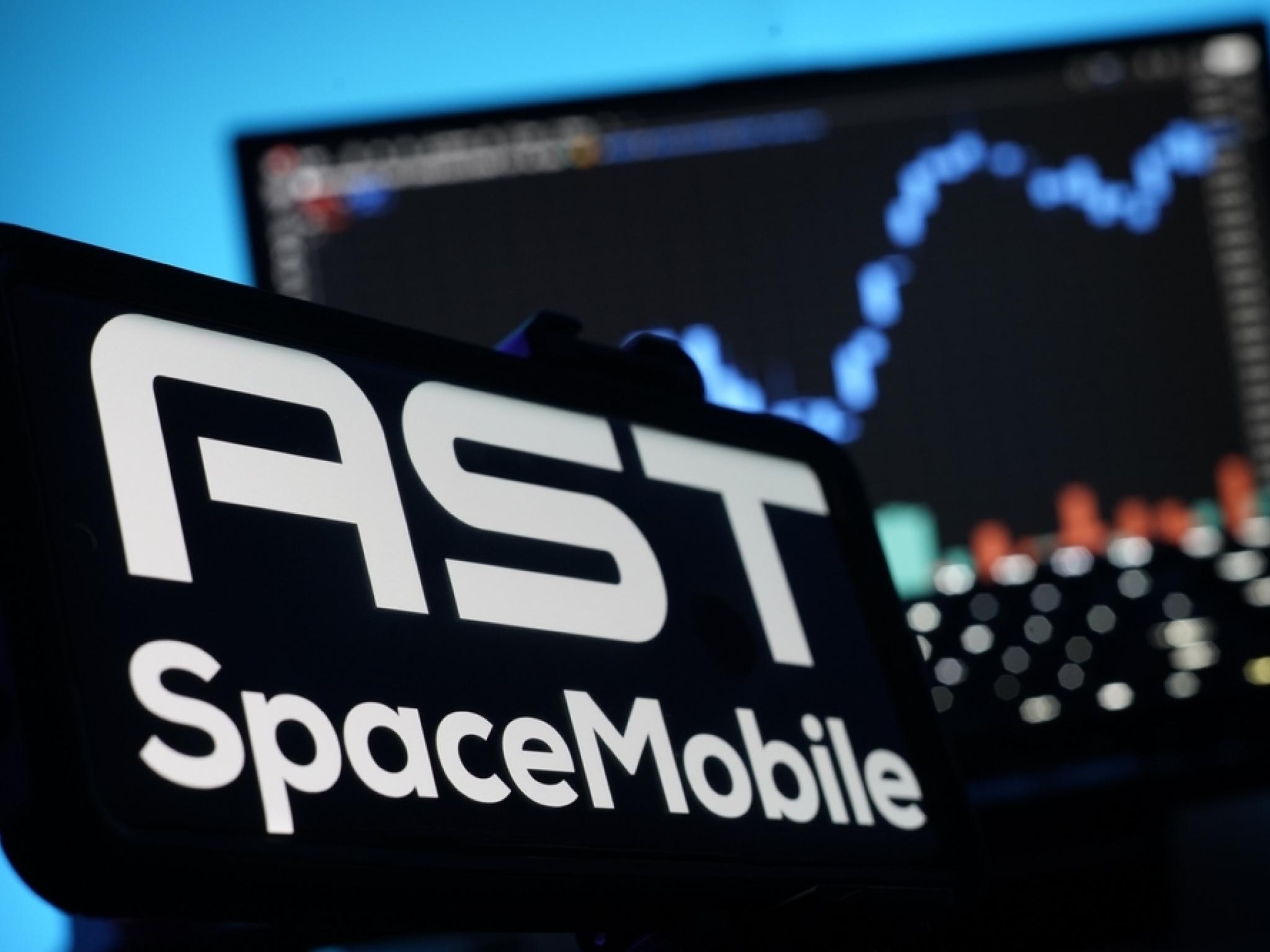  ast-spacemobile-stock-pops-on-verizon-5g-satellite-pact 