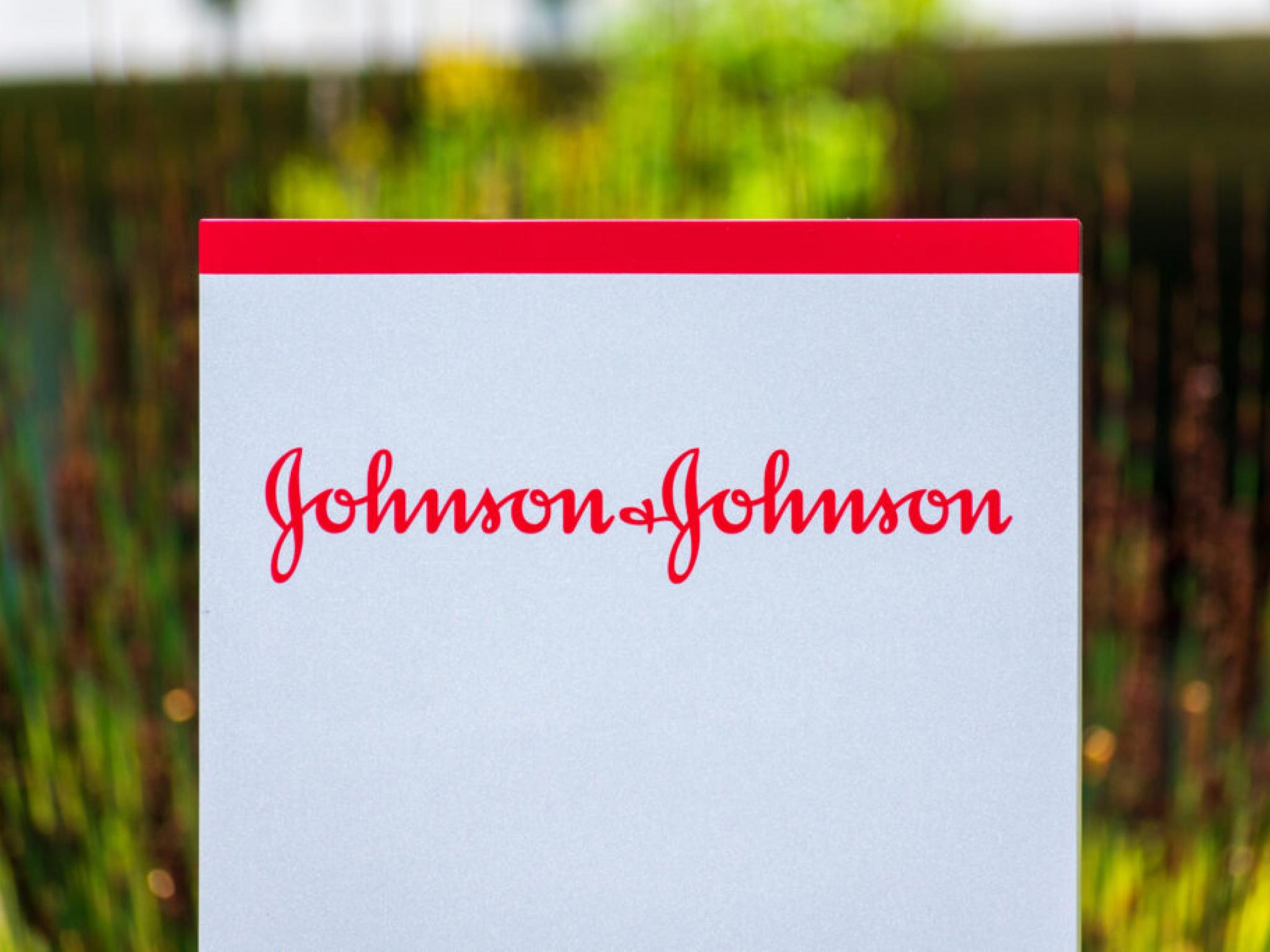  johnson--johnson-reportedly-faces-major-uk-lawsuit-over-baby-powder-cancer-risks 