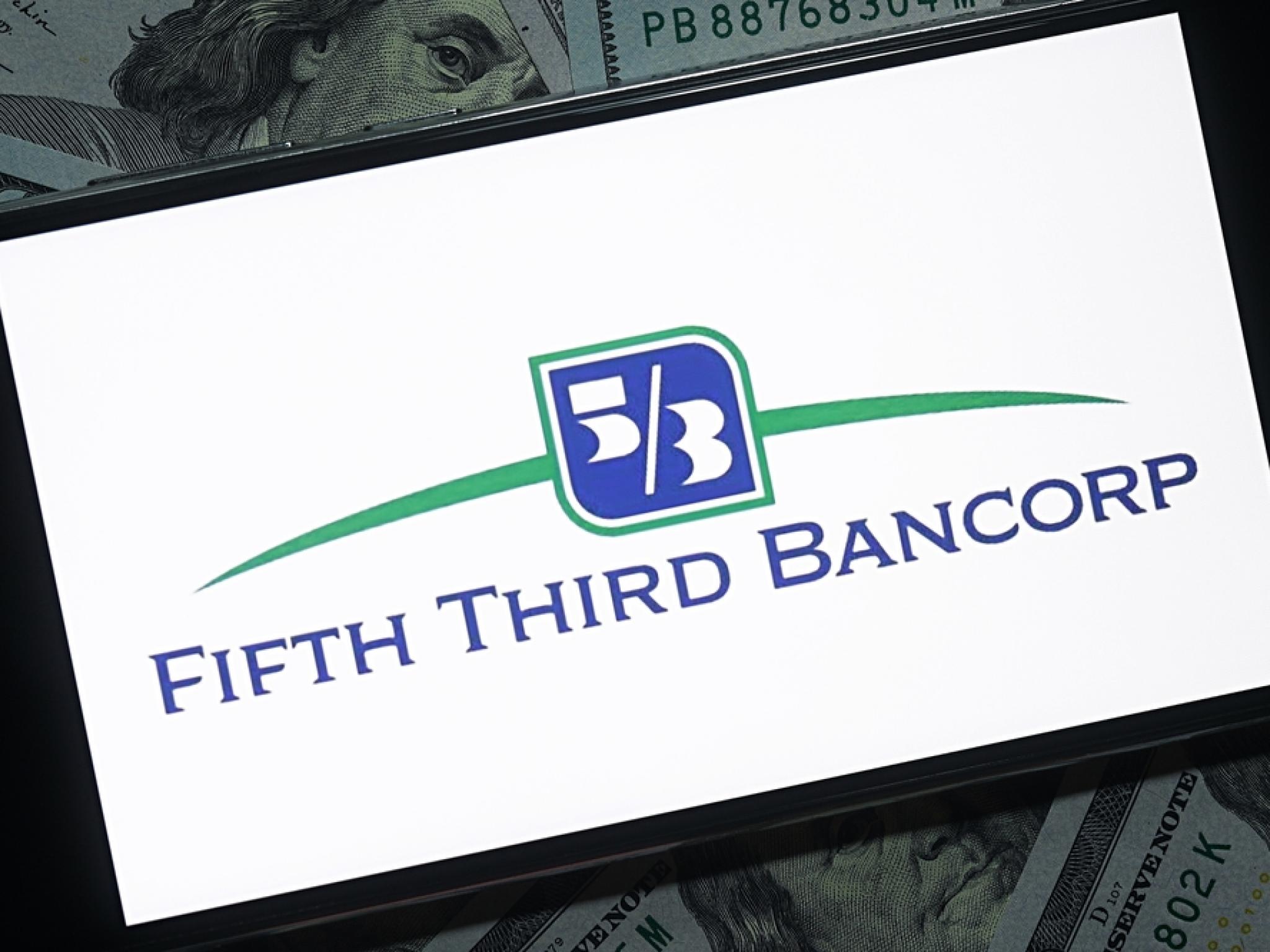  fifth-third-bancorp-earnings-are-imminent-these-most-accurate-analysts-revise-forecasts-ahead-of-earnings-call 