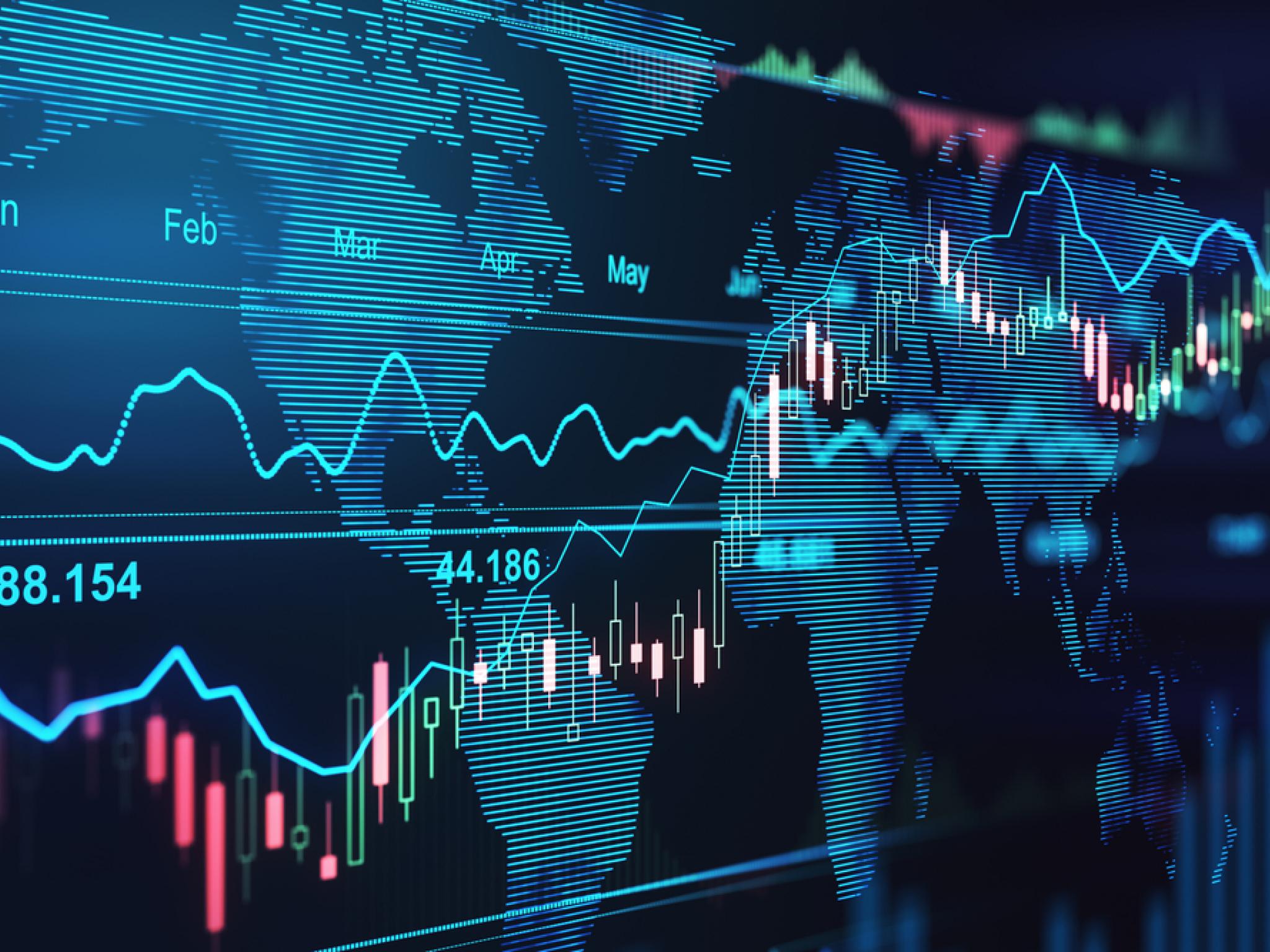  stocks-shrug-off-bank-fears-amex-jumps-whats-moving-markets-friday 