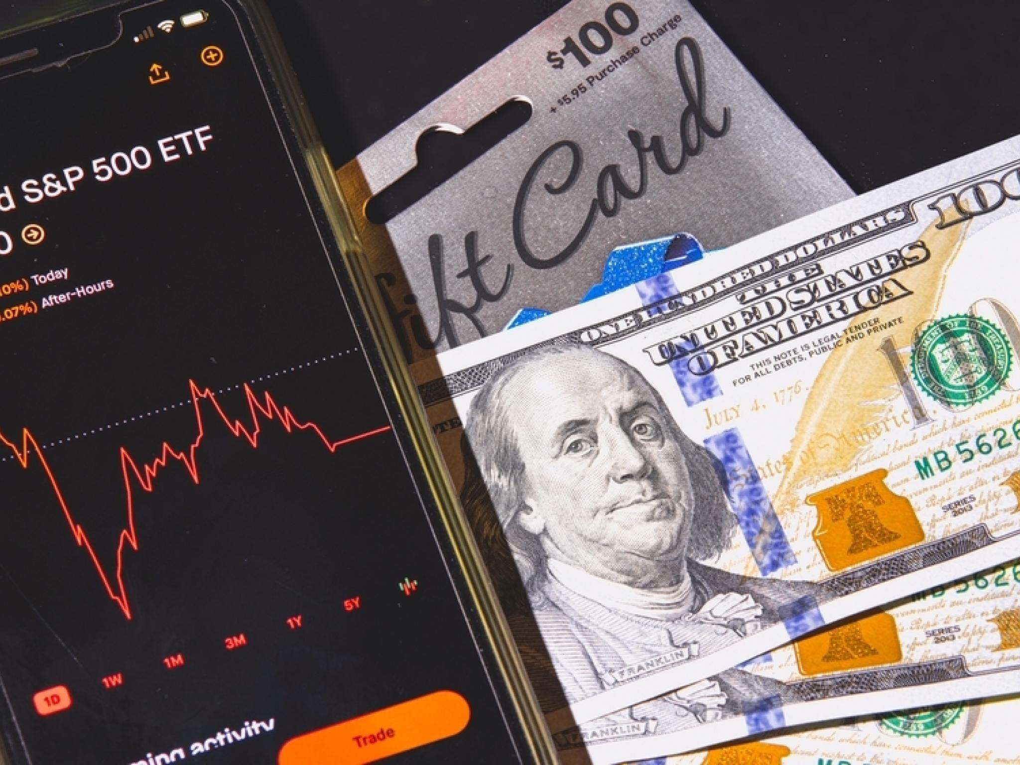  vanguards-voo-etf-shrugs-off-every-market-scare 