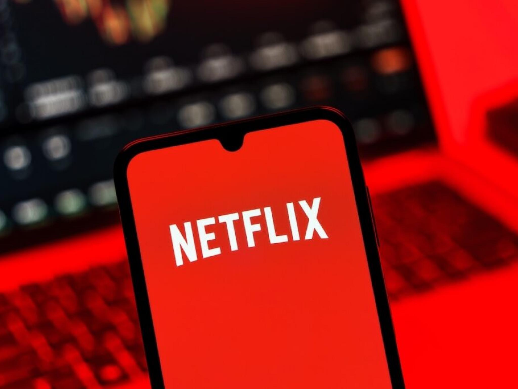  netflixs-ted-sarandos-and-greg-peters-downplay-warner-bros-discovery-merger-threat-we-have-been-more-builders-than-buyers 