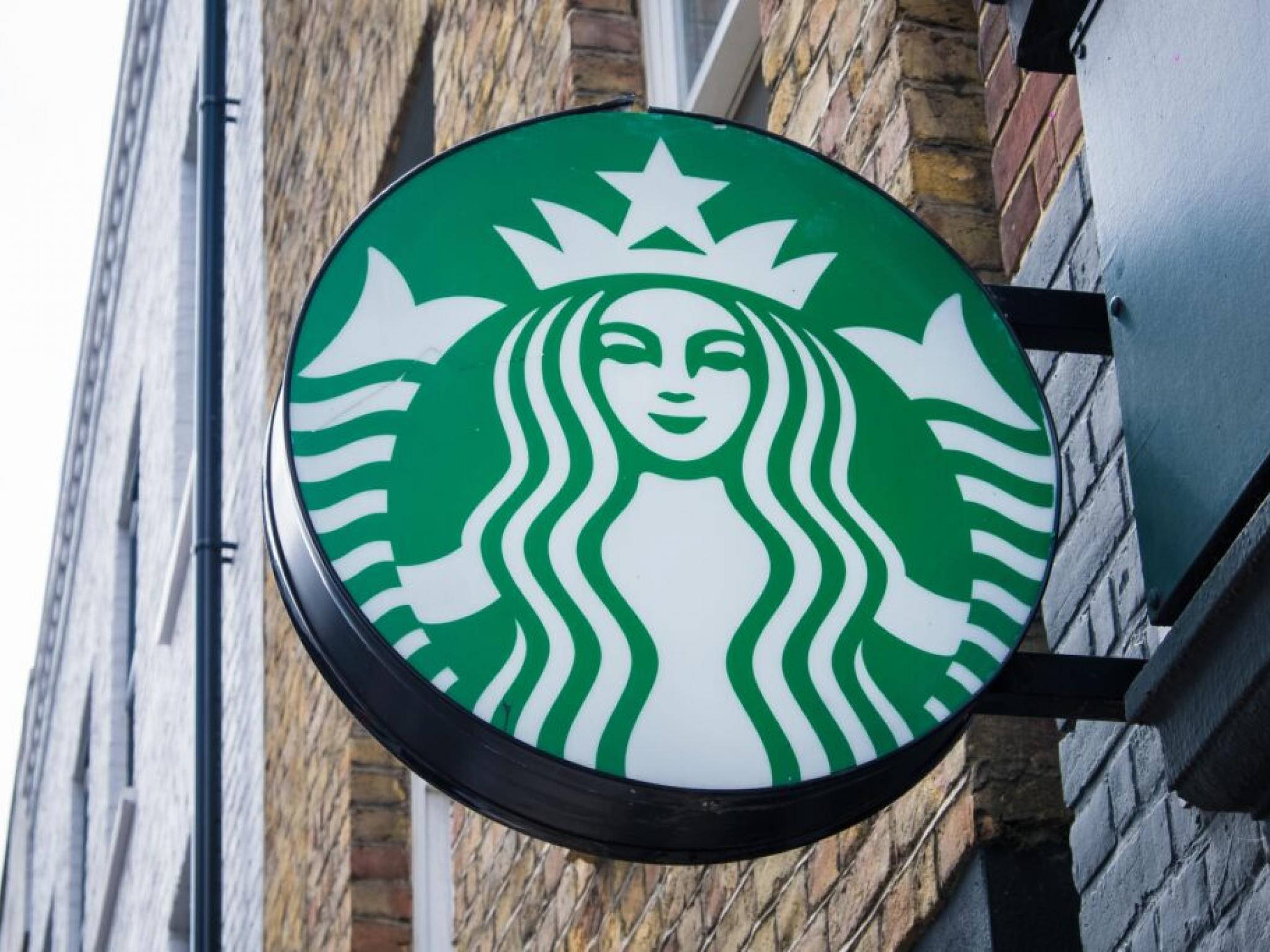 Starbucks pourrait retarder ses prévisions pour 2026 alors que la prudence des investisseurs augmente, avertit un analyste