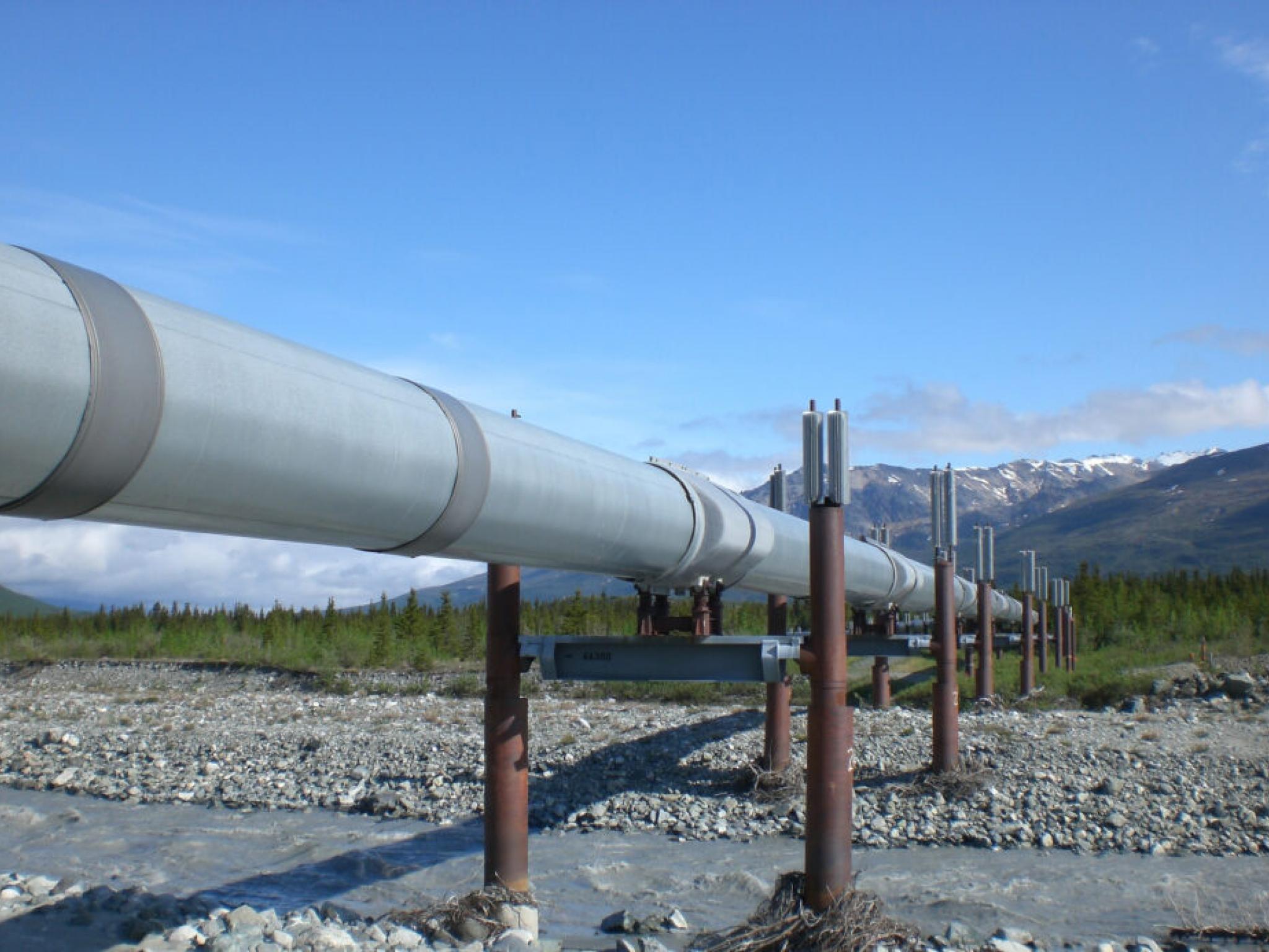 Trump laisse entendre la possibilité d’un “accord pétrolier et gazier de très grande envergure” avec la Chine en Alaska