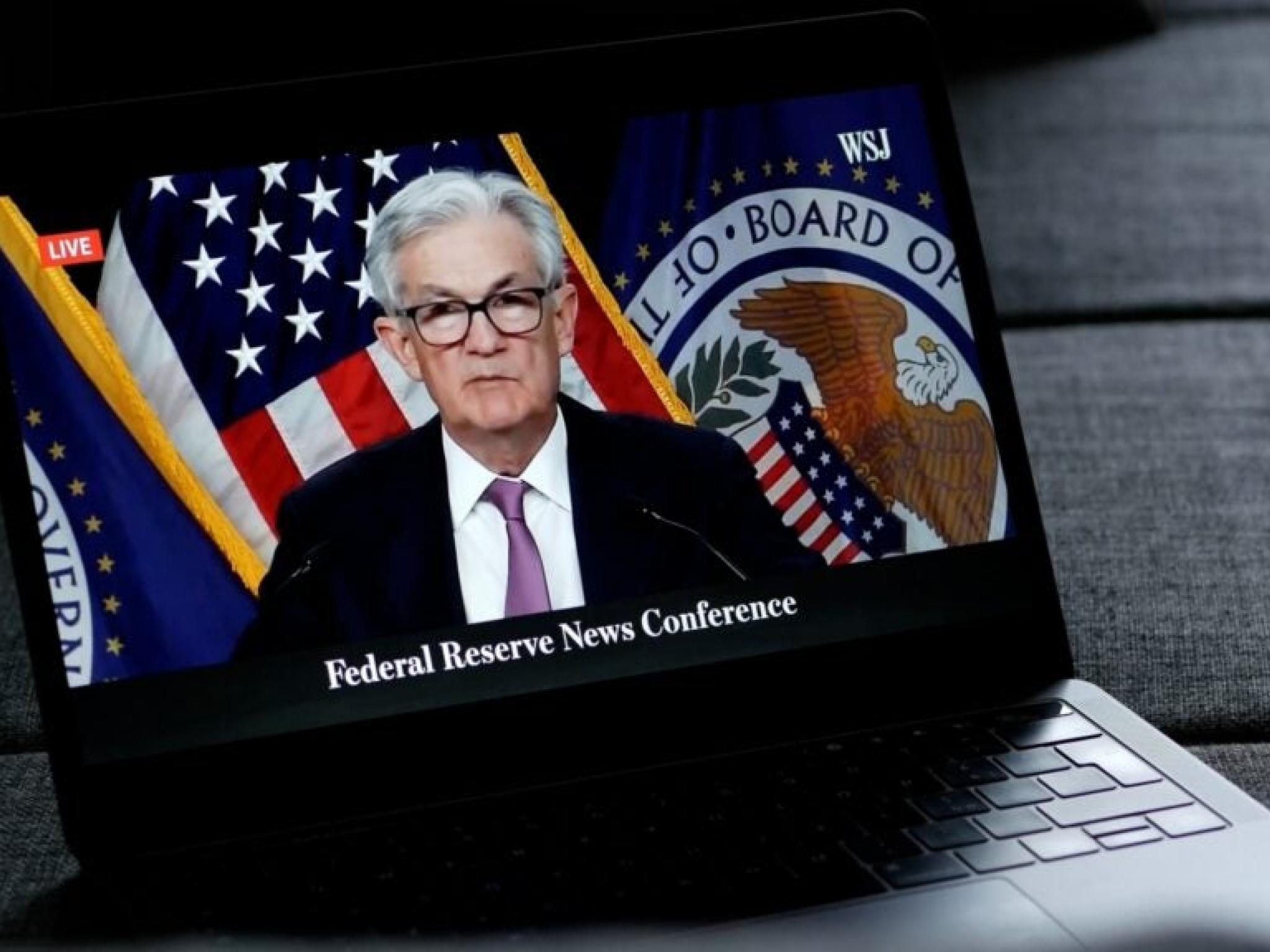  powell-taps-the-brakes-in-the-fog-but-traders-keep-hitting-the-gas 