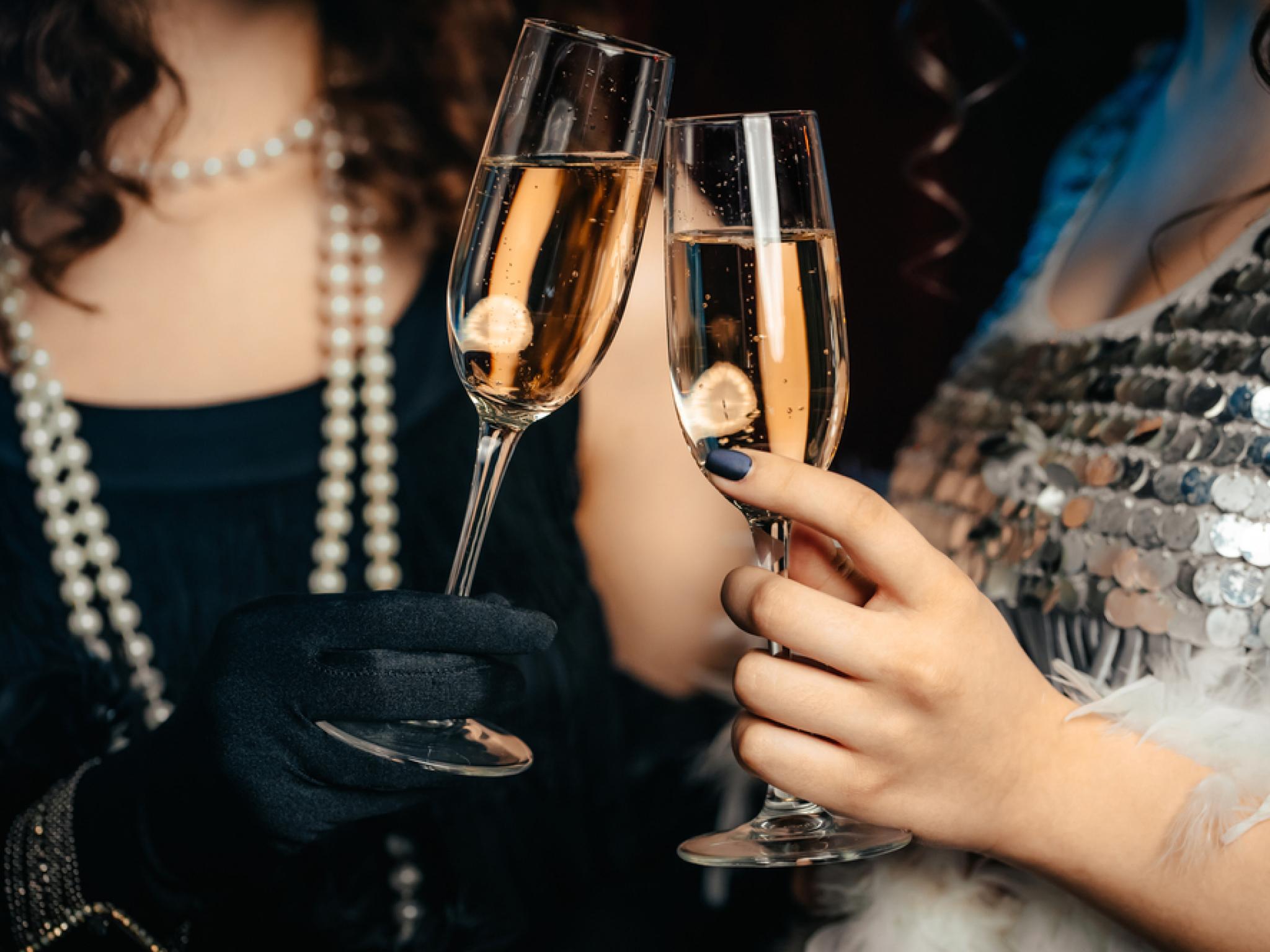 Trump organise une soirée d’Halloween “Great Gatsby” à la veille de la crise SNAP