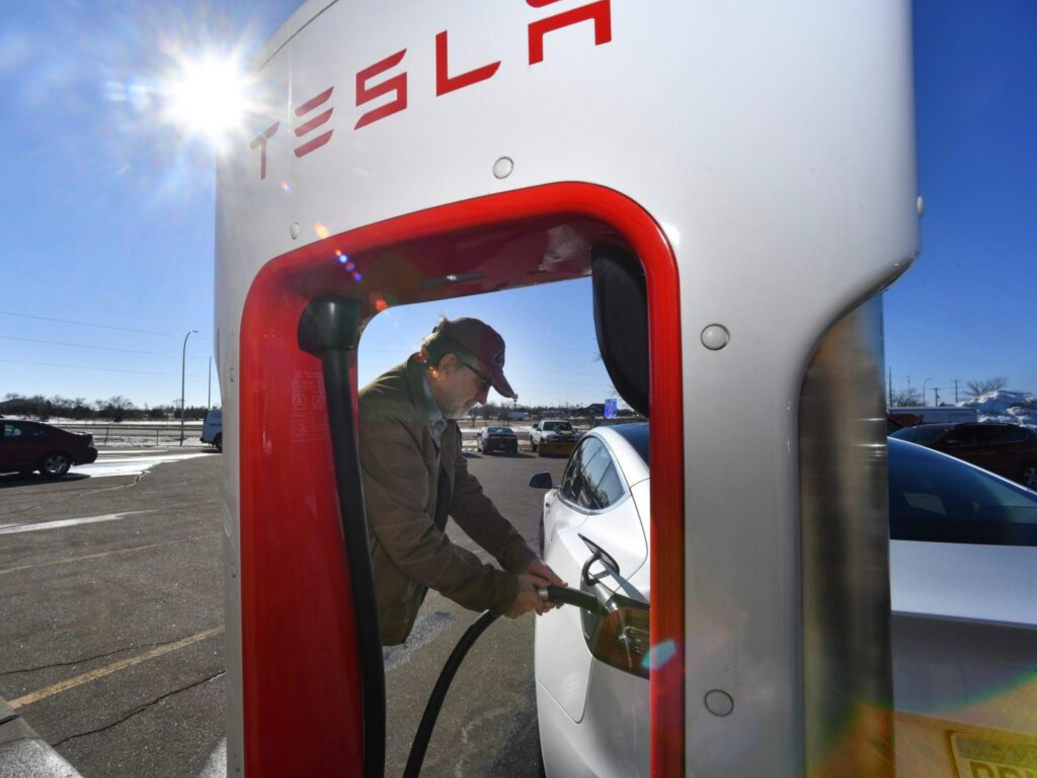 michael-dell-joins-cathie-wood-jim-cramer-to-defend-elon-musks-1-trillion-tesla-pay-shareholders-will-win-big-through