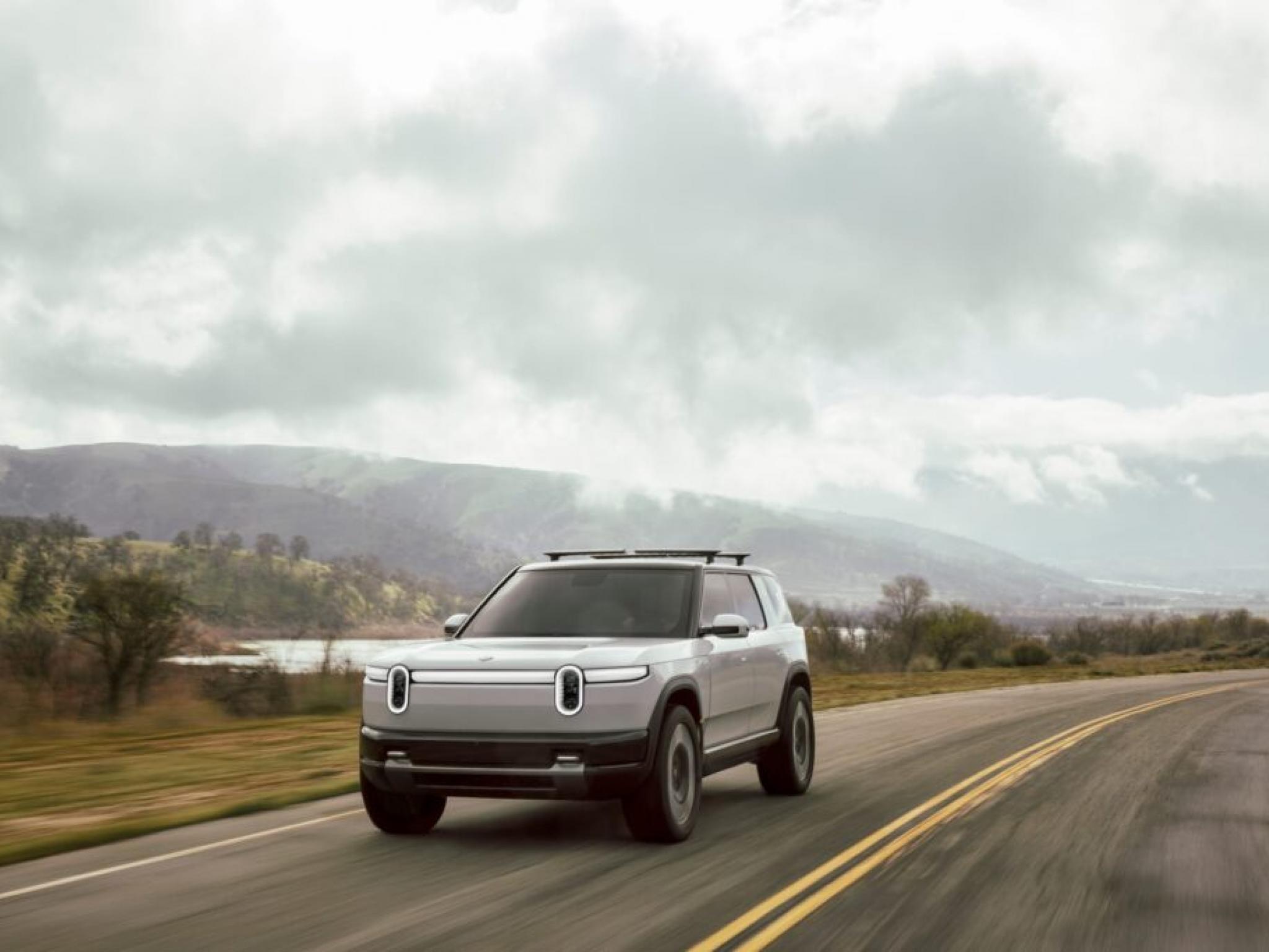  rivian-q3-preview-deliveries-up-32-attention-turns-to-r2-what-happens-after-tax-credit-expiration 