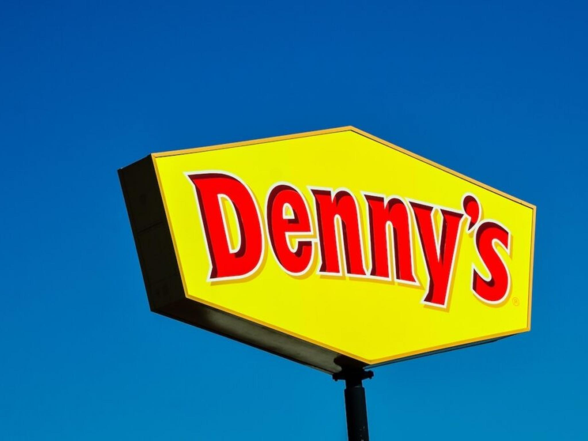 Denny’s s’envole de plus de 46% en préouverture après que le groupe de capital-investissement a accepté d’acquérir la chaîne pour 620 millions de dollars