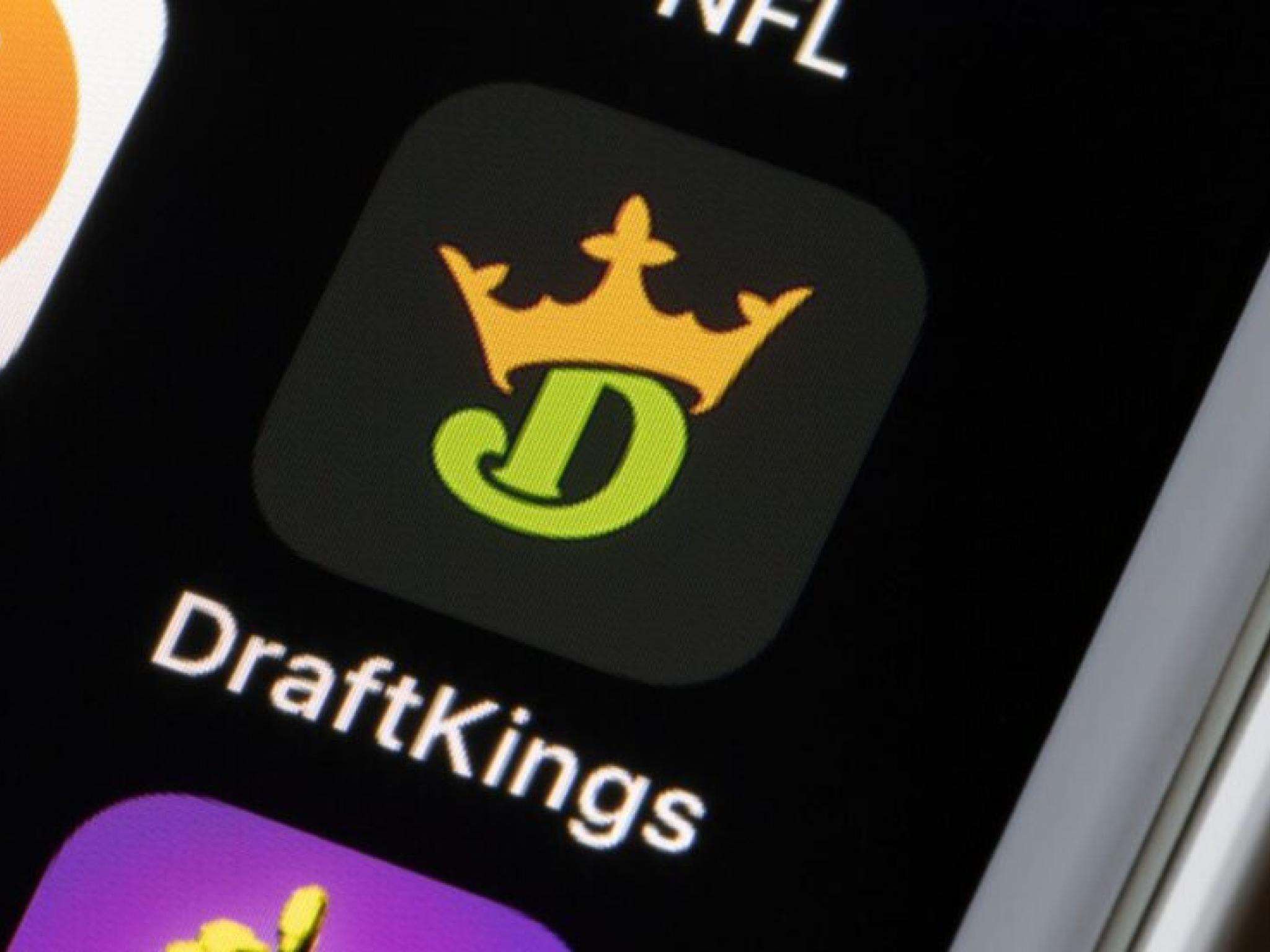  draftkings-hits-a-death-cross-ahead-of-q3-earnings--handing-ken-griffin-a-25-loss 
