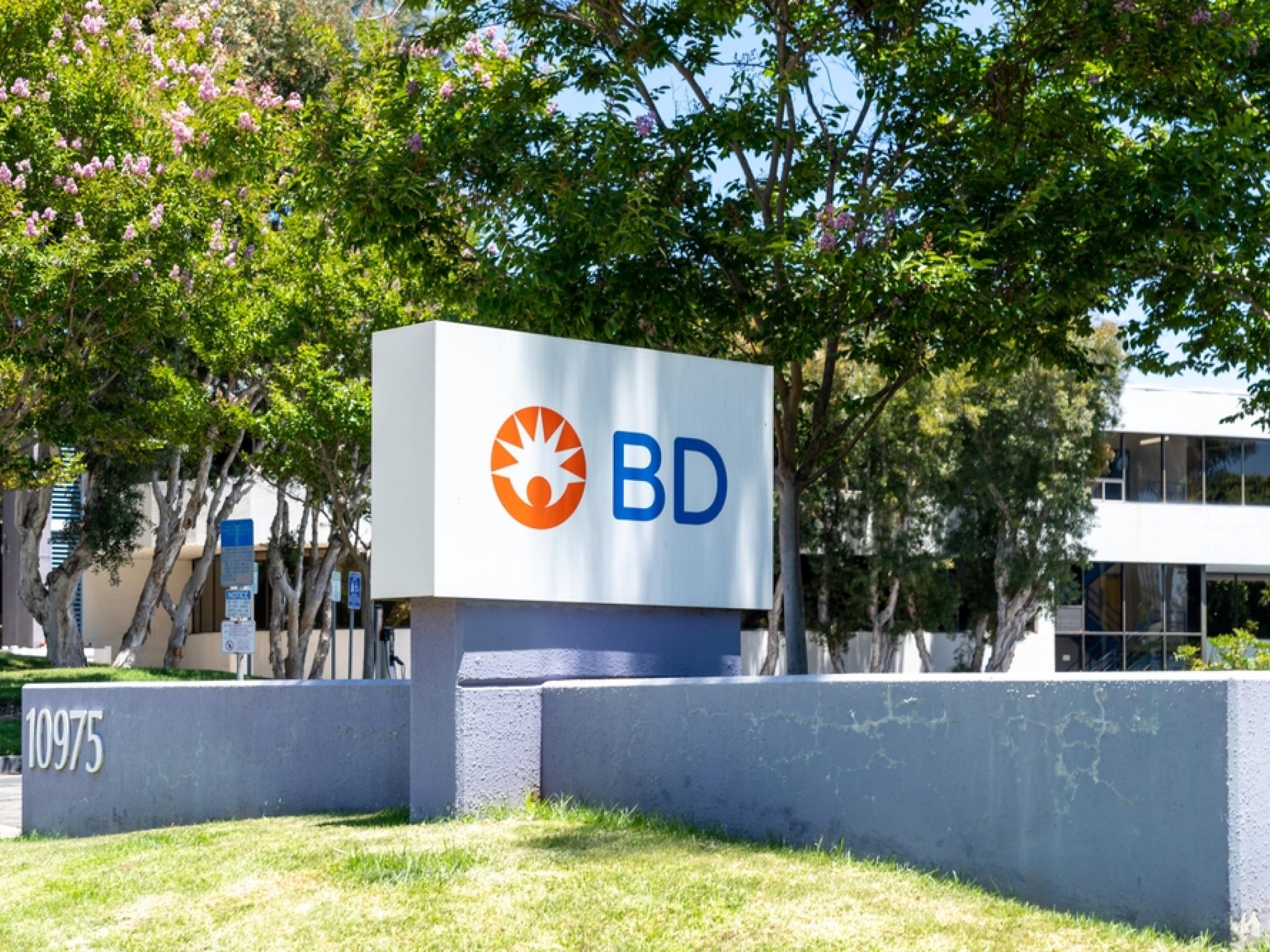 Becton Dickinson prévoit une croissance du bénéfice à chiffres élevés à un seul chiffre à venir, prévoit des rachats d’actions dans le cadre de l’accord avec Waters