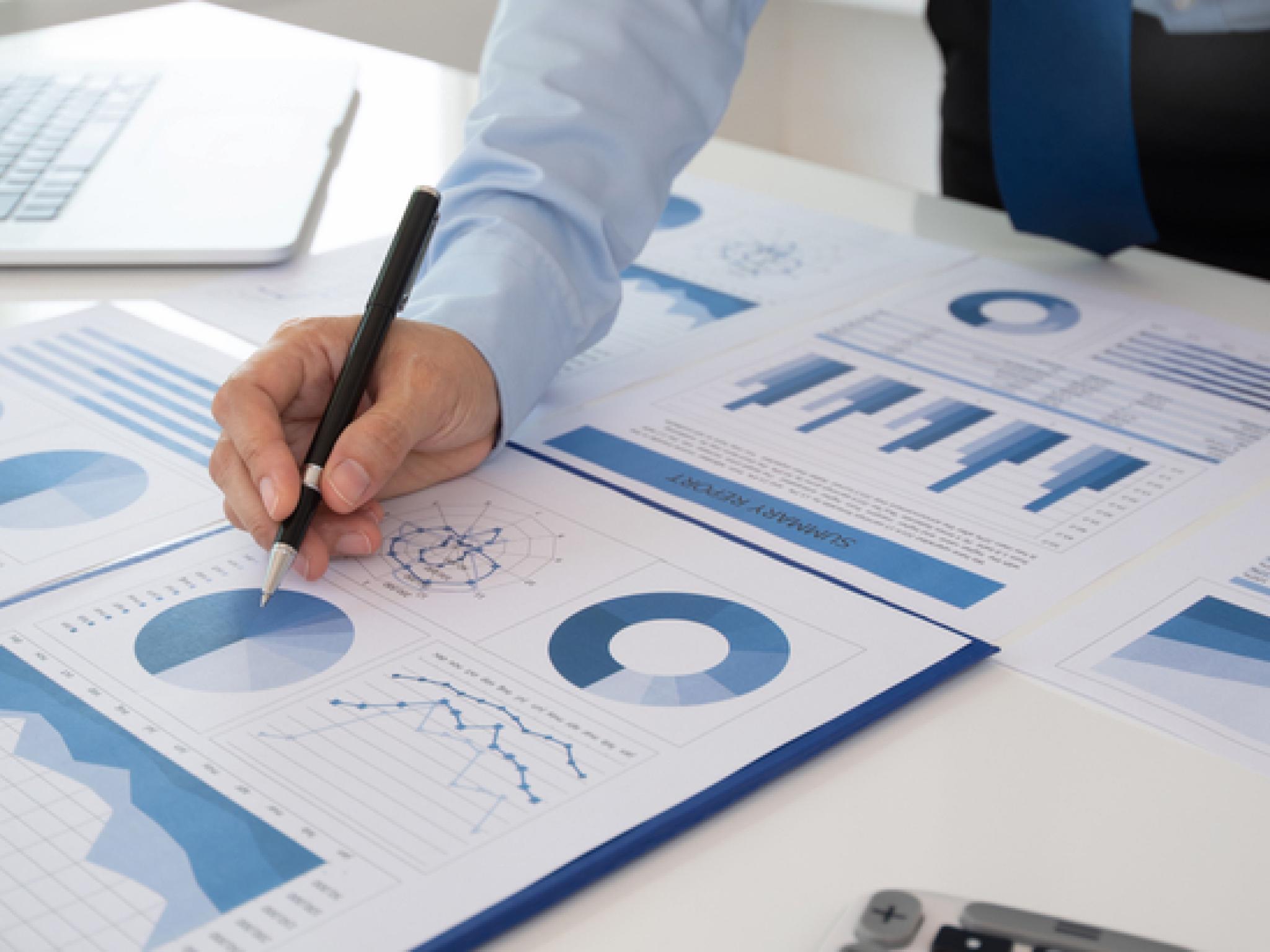  understanding-apples-position-in-technology-hardware-storage-amp-peripherals-industry-compared-to-competitors 
