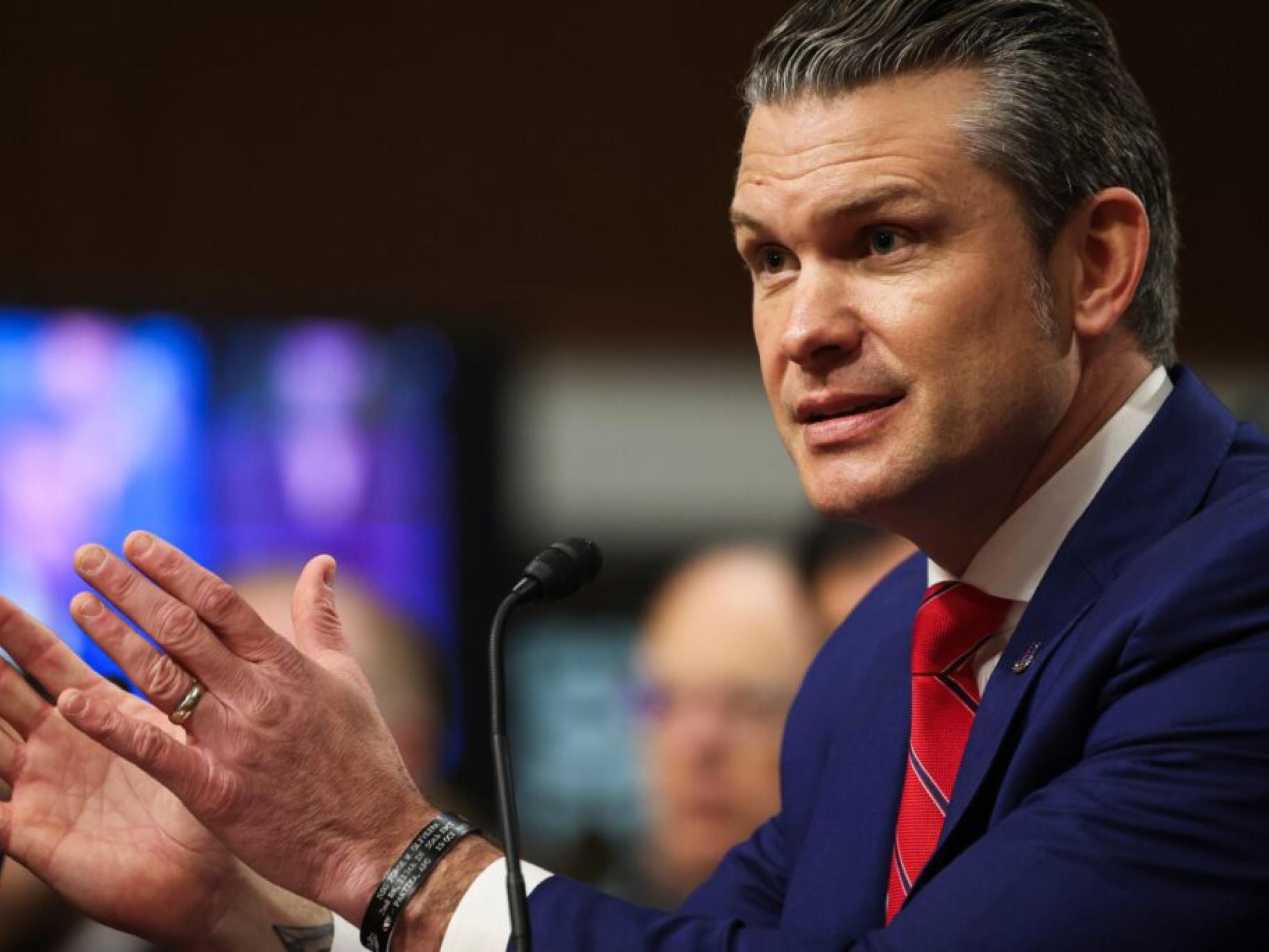  hegseth-warns-us-defense-contractors-speed-up-or-fade-away 
