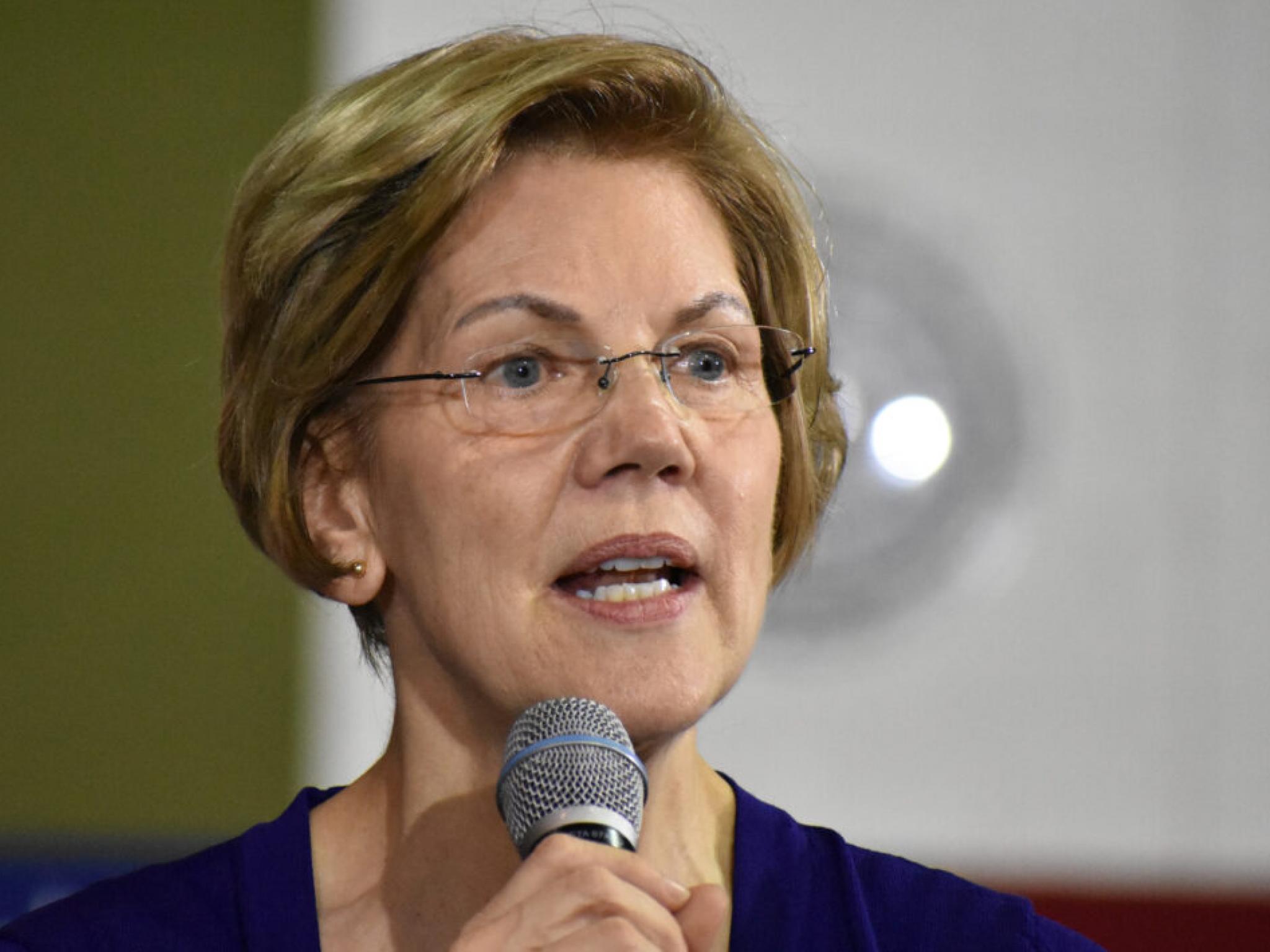 Elizabeth Warren dénonce Trump pour avoir essayé de “tuer” le CFPB alors que le tribunal mine le financement: “Absurde et clairement illégal”