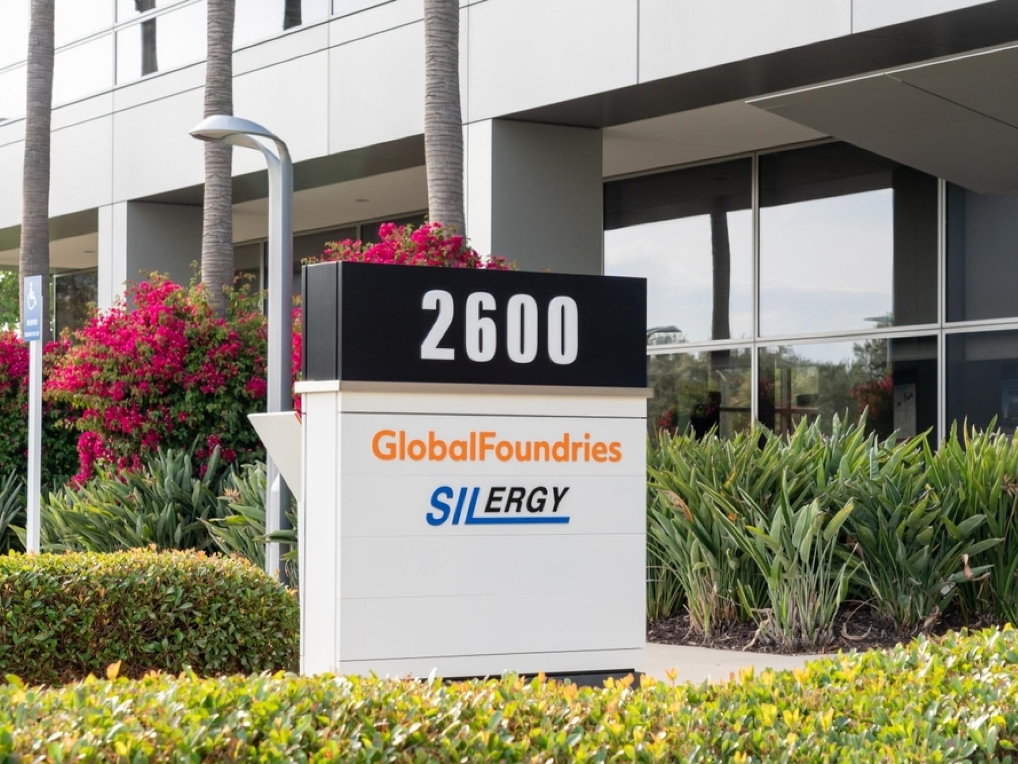  globalfoundries-gains-from-auto-and-data-center-strength 