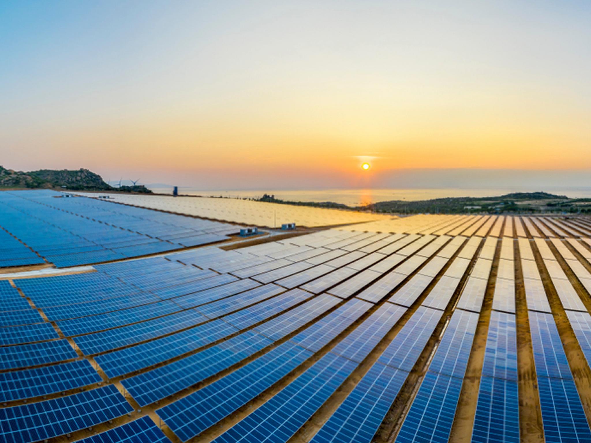  elon-musk-says-solar-will-rule-the-world--and-these-etfs-are-proving-him-right 