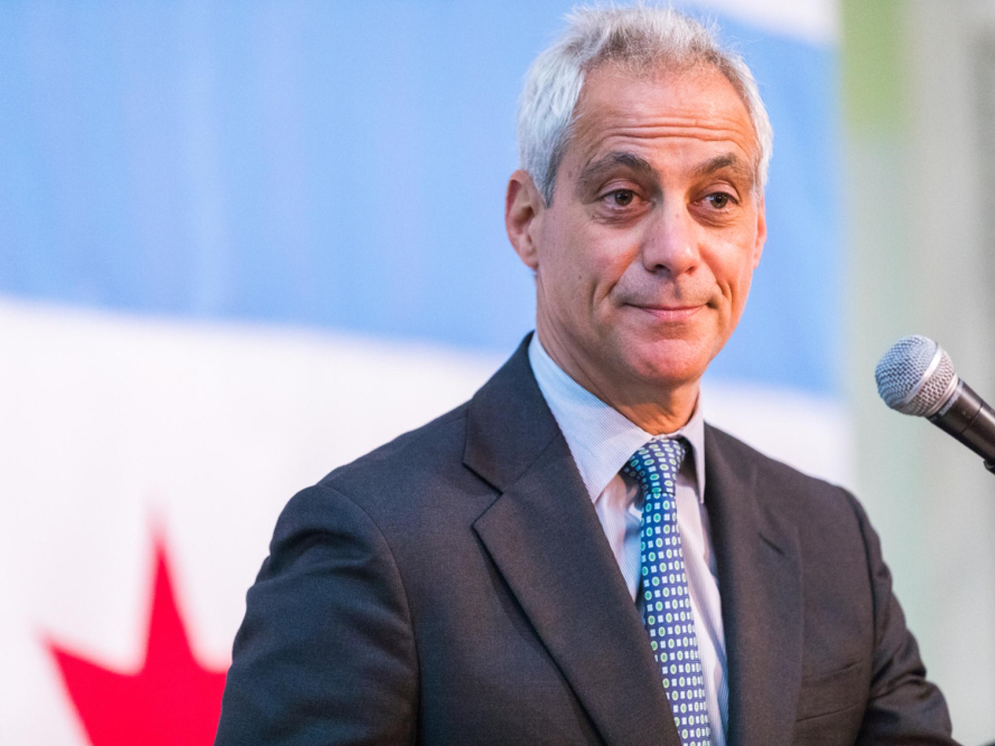 Rahm Emanuel exhorte les démocrates à adopter une position plus ferme sur la criminalité