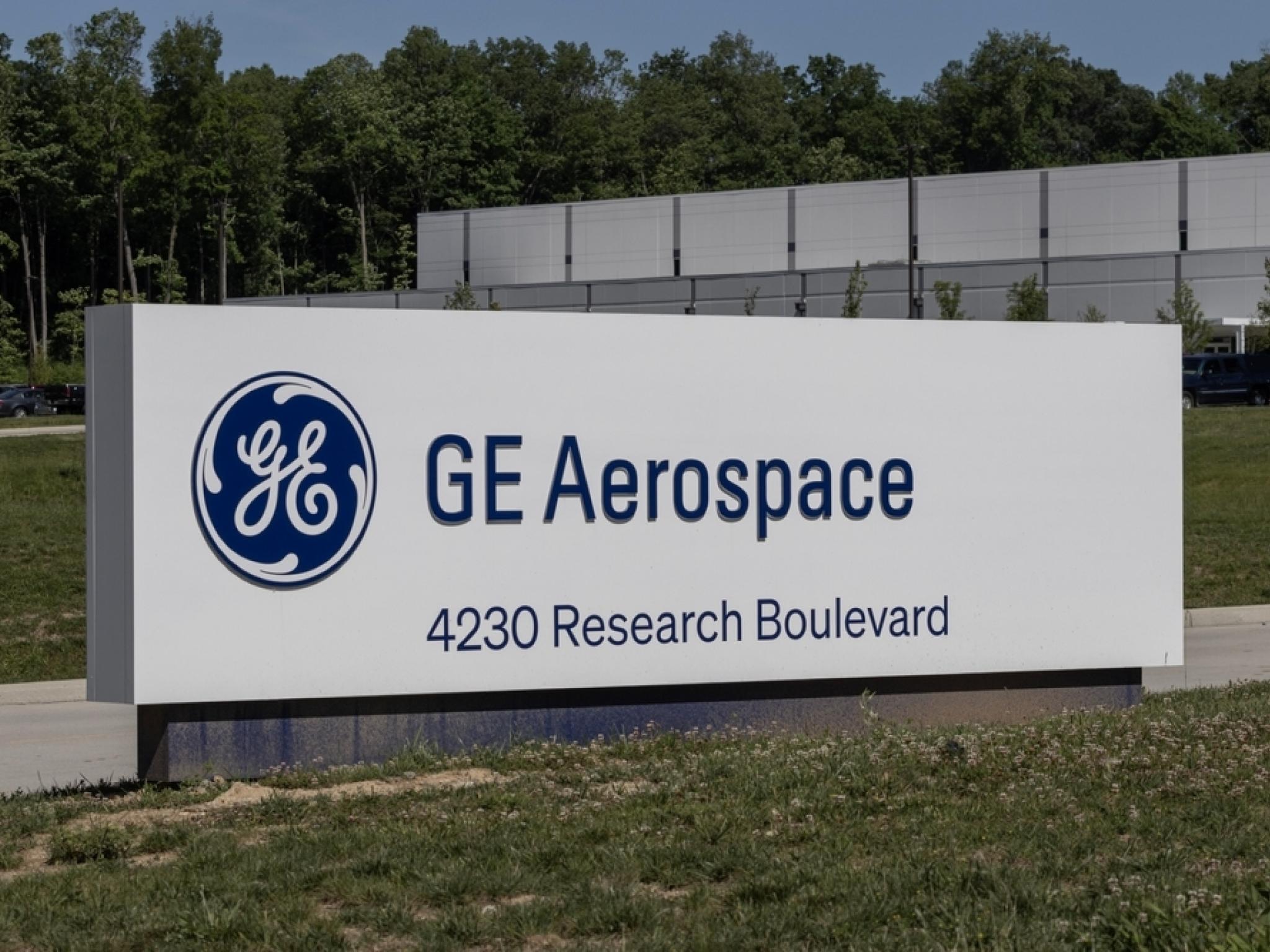 Emirates et flydubai concluent des accords à long terme avec GE Aerospace