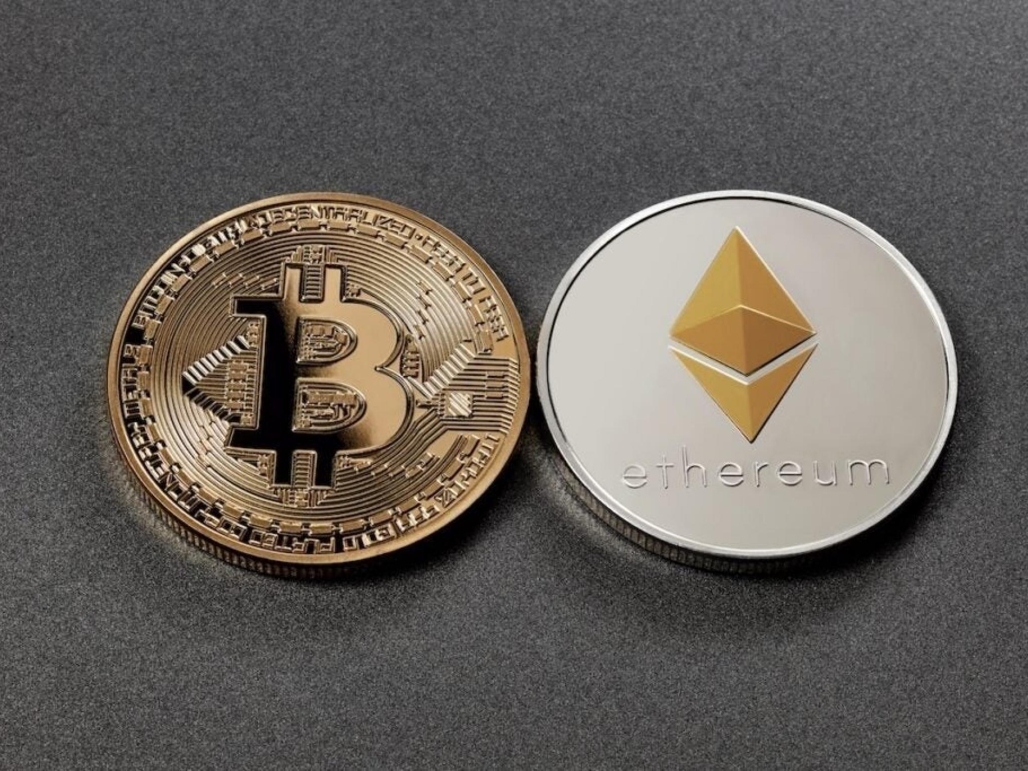 Pourquoi le Bitcoin et l’Ethereum sous-performent-ils soudainement par rapport aux altcoins ?