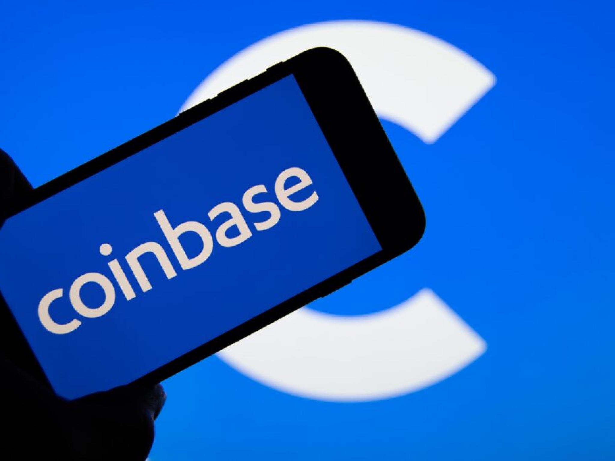 Un cadre de Coinbase admet avoir fait un don de 300 millions de dollars pour une salle de bal afin de maintenir de bonnes relations avec la Maison Blanche de Trump