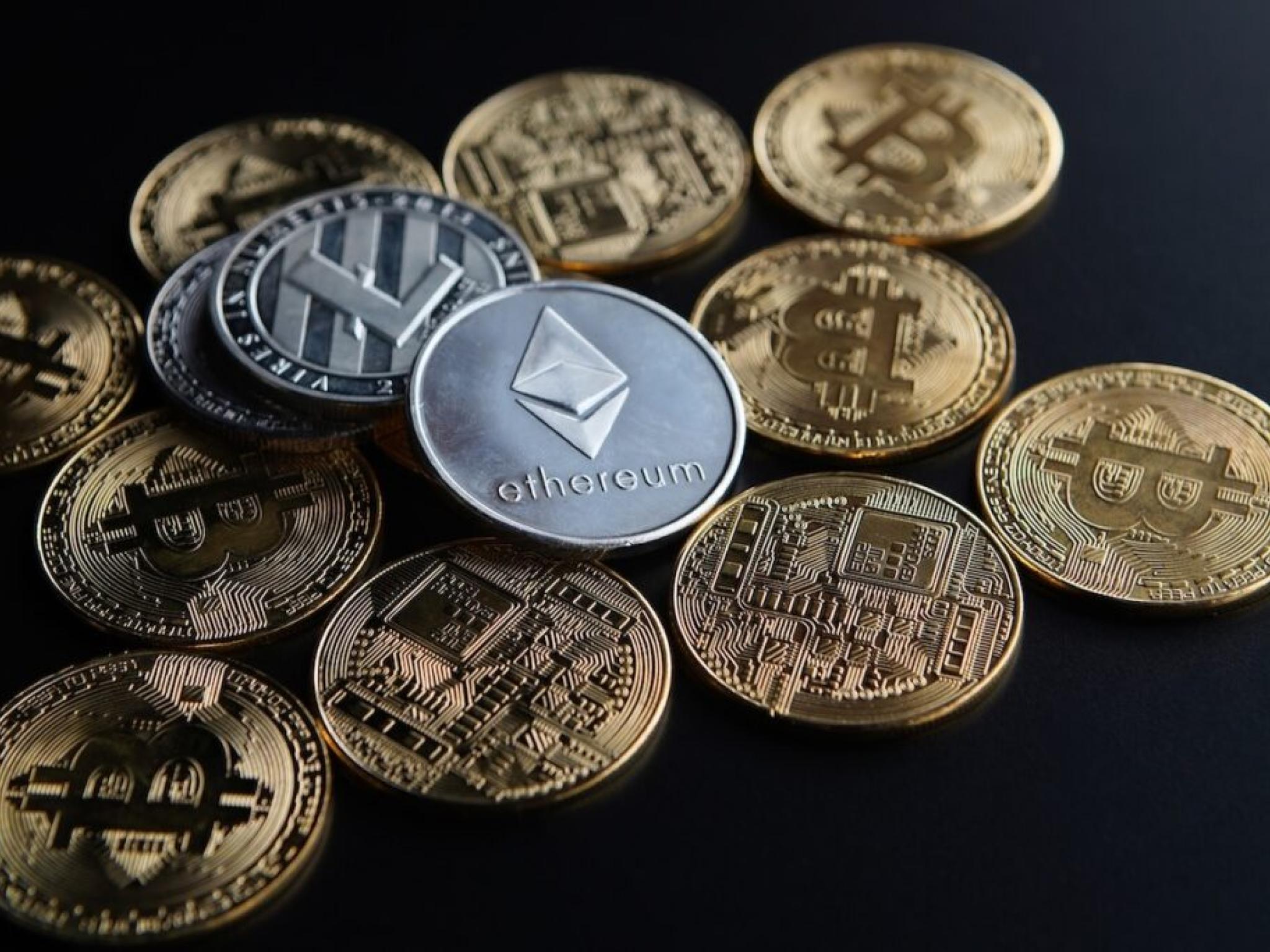  bitcoin-trades-below-90000-as-fed-rate-cut-hopes-fade-ethereum-xrp-dogecoin-struggle-analyst-forecasts-healthy-recalibration-next 