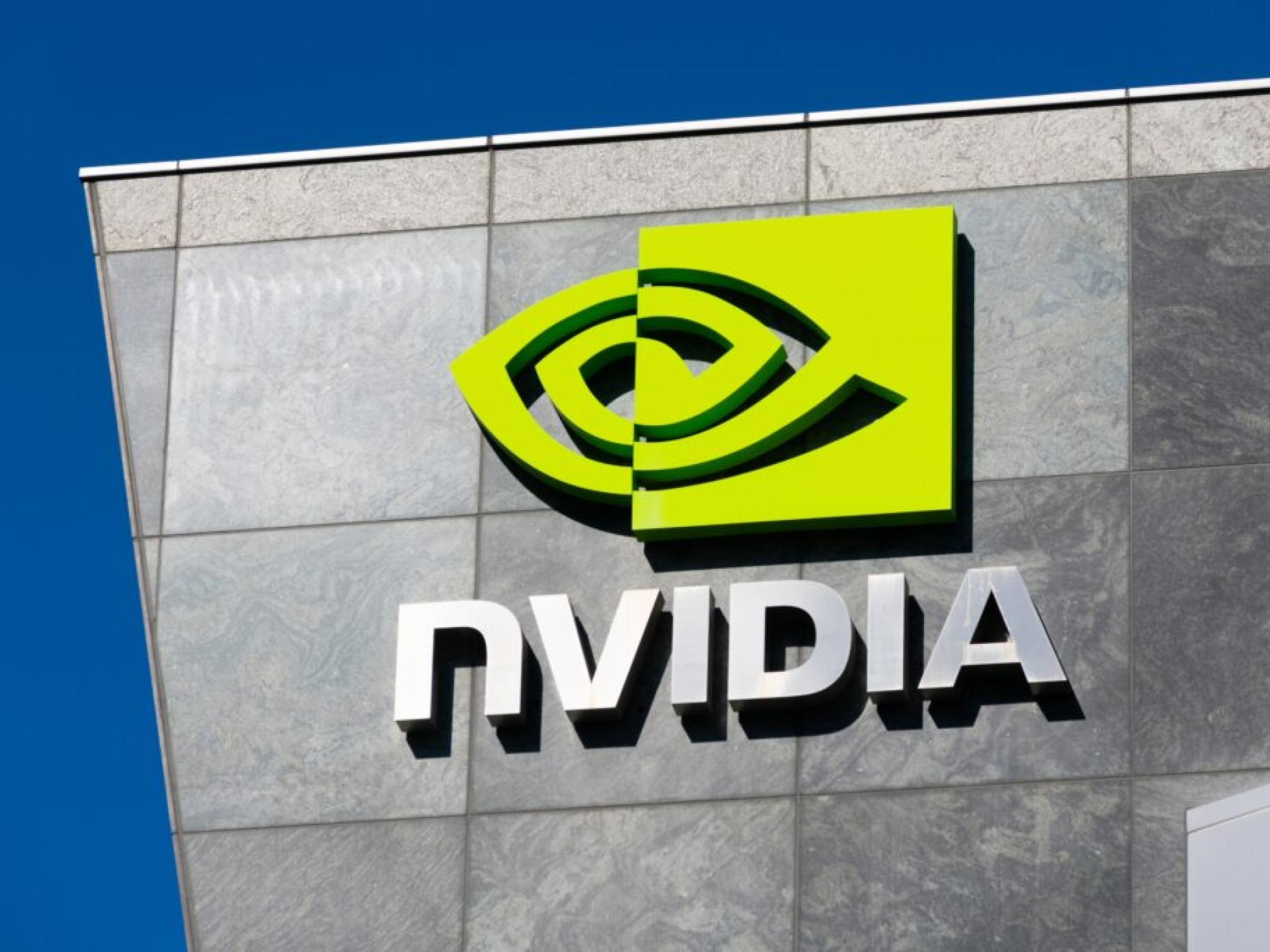 Pourquoi les actions de Nvidia s’échangent-elles à plus de 5 % de plus ? Voici 20 actions qui bougent avant l’ouverture du marché.