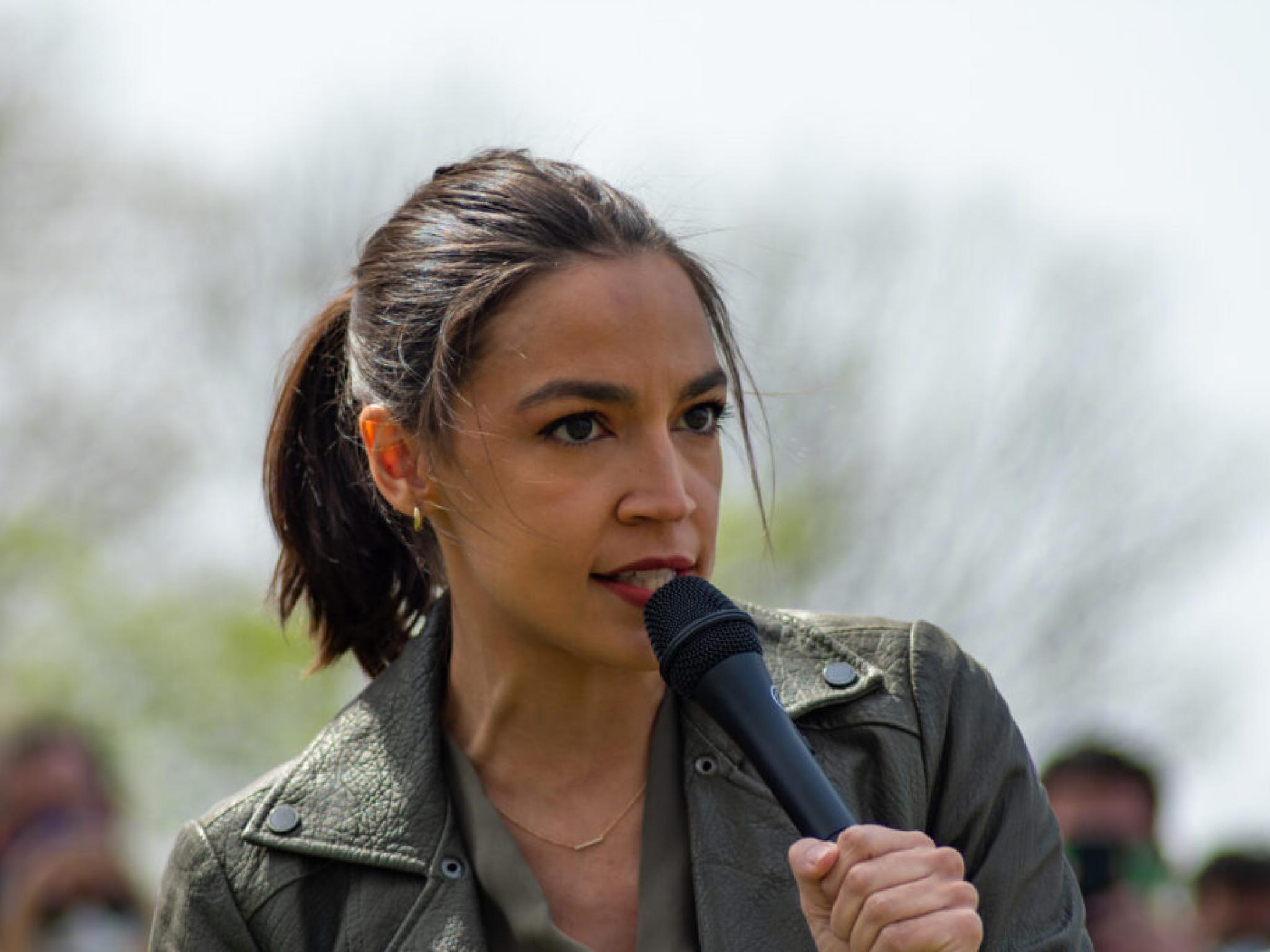  aoc-warns-of-2008-style-risks-from-ai-bubble-says-tech-giants-shouldnt-expect-a-bailout 