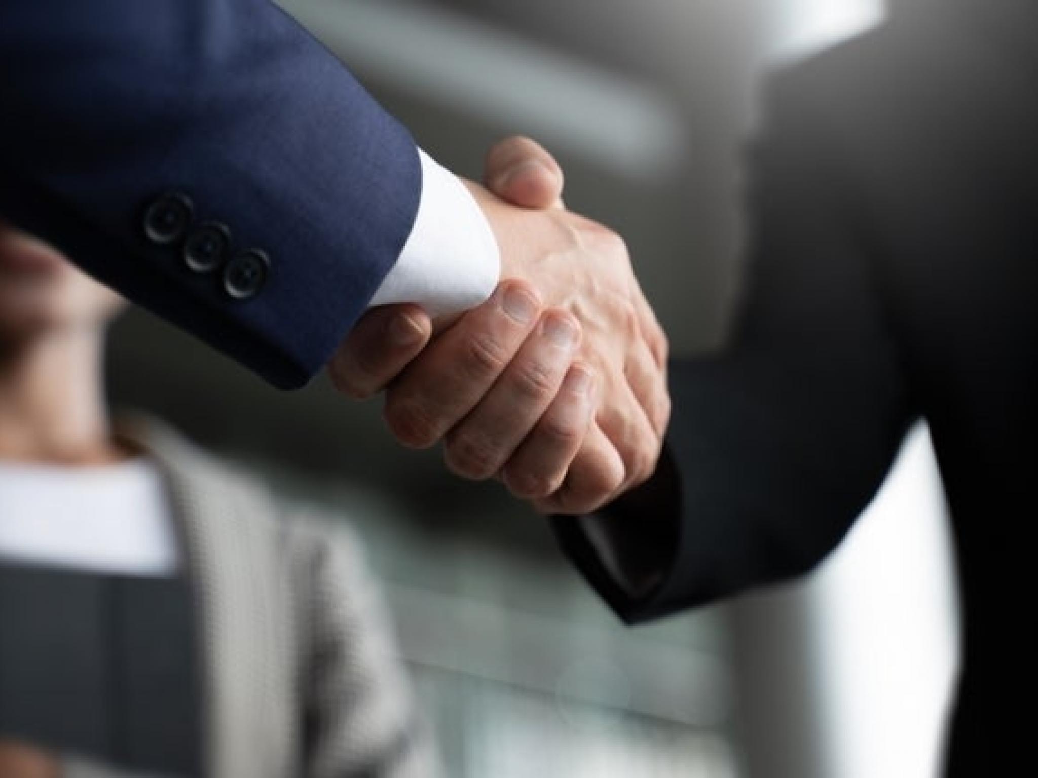 Enviri Stock Décolle Après la Vente de Clean Earth et la Révélation du Plan de Scission