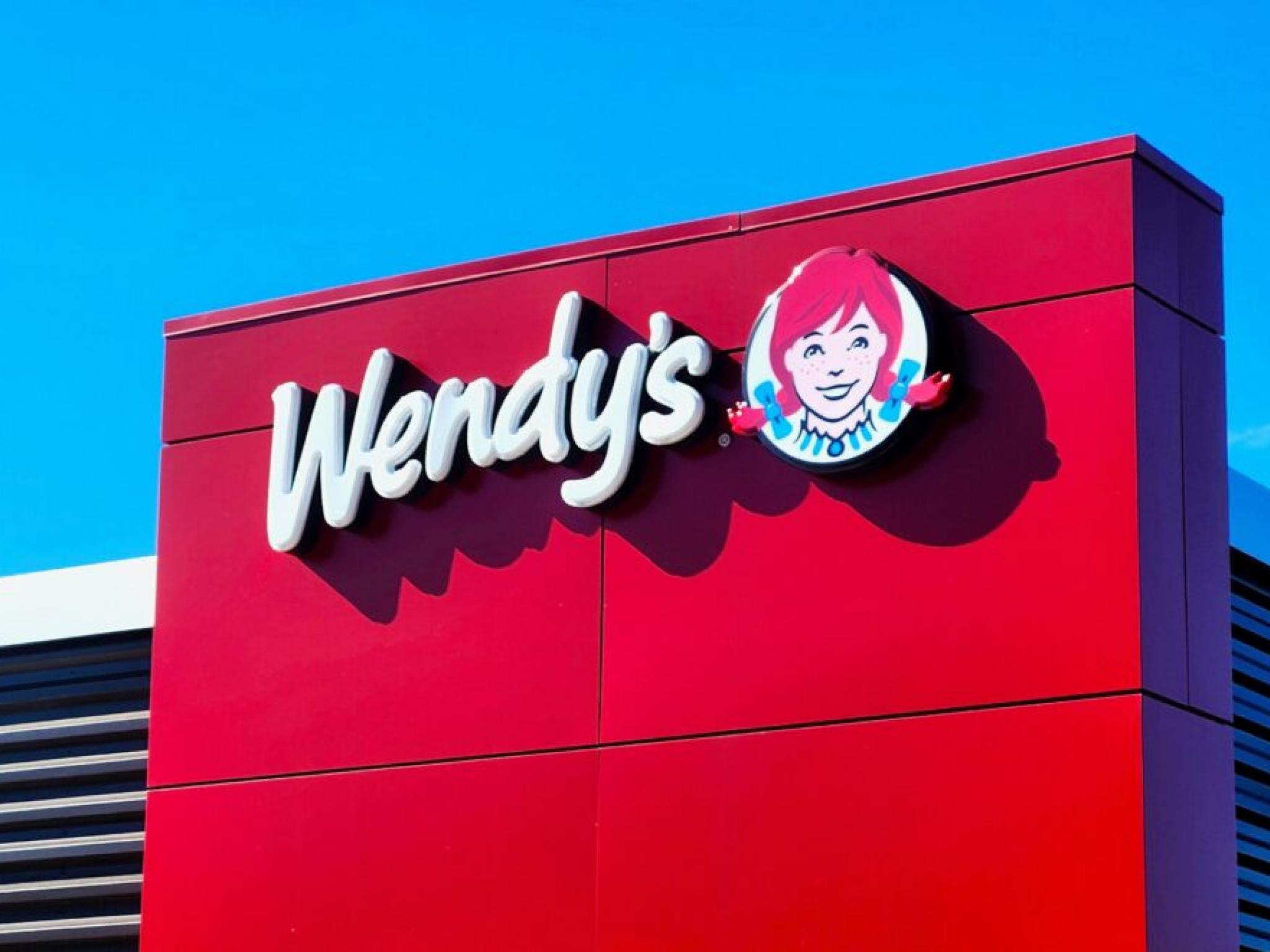 Wendy’s s’attaque au mème 6-7 : les générations Z et Alpha peuvent-elles aider à sauver l’action de ses plus bas sur 52 semaines ?