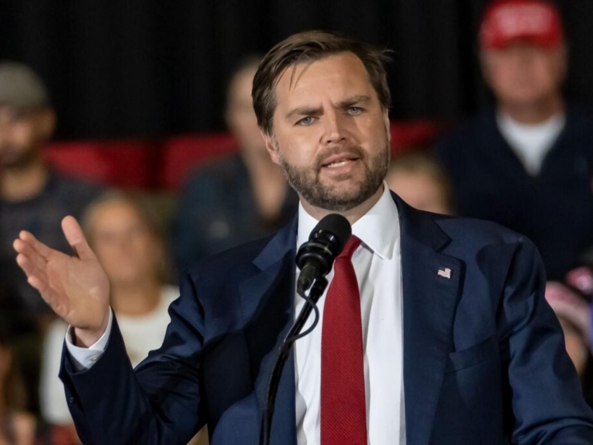 JD Vance riposte à l’accusation de Mitch McConnell “d’apaiser Poutine” alors que l’Ukraine accepte les “termes essentiels” de l’accord “peaufiné” de Trump