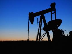  us-oil-prices-plunge-40-as-storage-runs-out-analyst-says-oil-etf-investors-likely-to-burn-their-fingers 