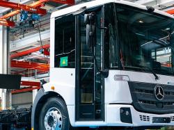  daimler-truck-begins-production-of-eeconic-electric-truck 