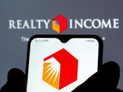  whats-in-the-cards-for-realty-income-o-in-q2-earnings 