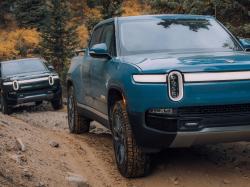  this-tesla-rival-is-discontinuing-the-base-model-of-its-ev-pickup-truck 