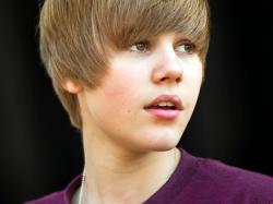  justin-bieber-lashes-out-at-hm-for-using-his-image-without-consent 
