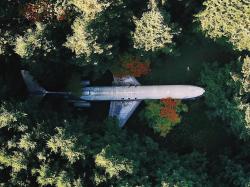  meet-the-man-who-lives-in-an-old-boeing-727-for-517-a-month-its-just-a-happier-place-to-live 