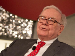  berkshire-hathaway-annual-meeting-7-key-takeaways-from-buffett-munger-and-abel 