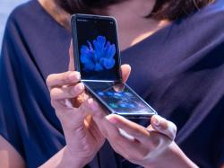  foldable-phones-battle-for-market-share-samsung-leads-apple-absent 